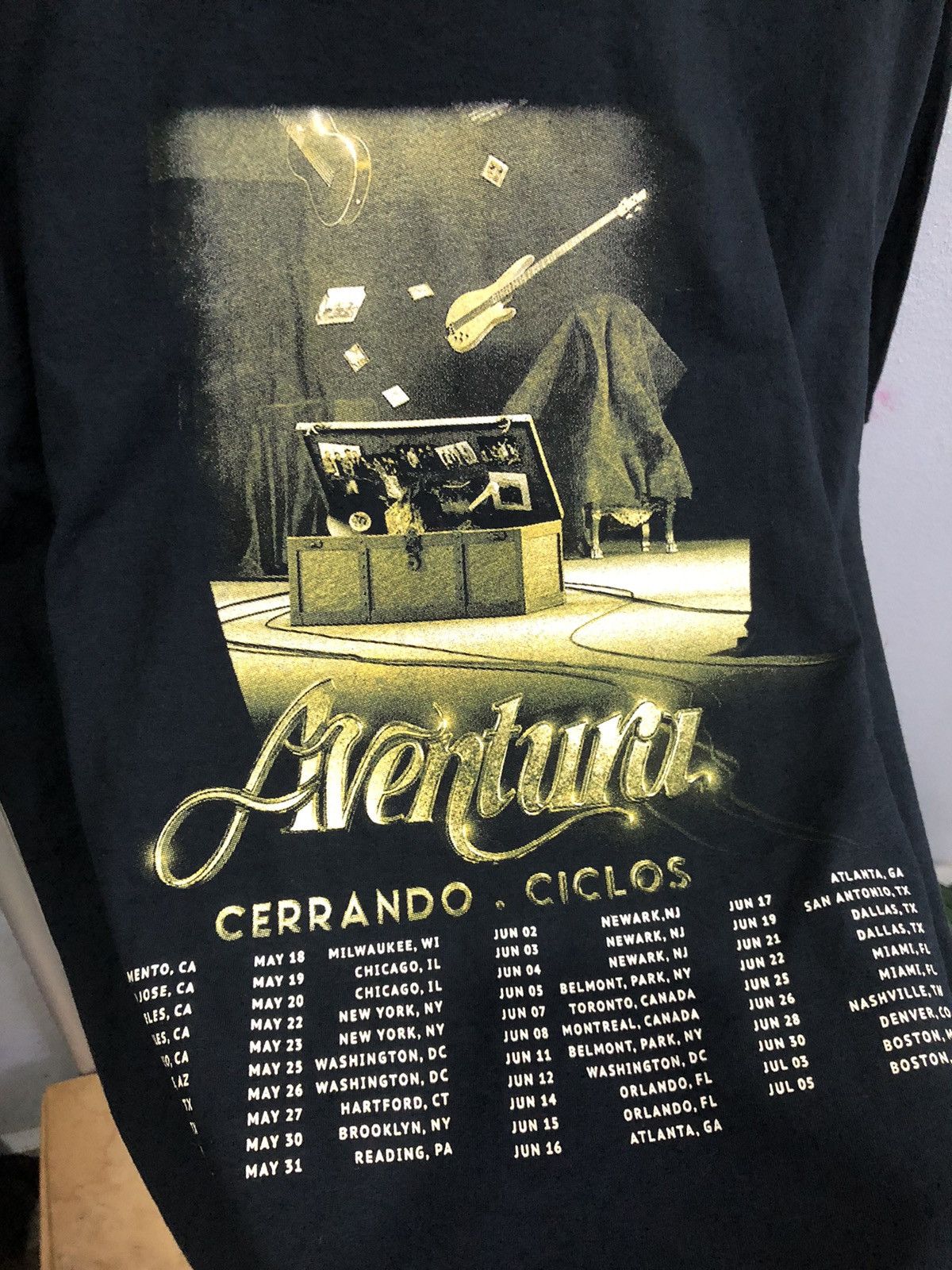 Band Tees 🔥 Aventura “Cerrando Ciclos” 2024 Tour Tee Size US XL / EU 56 / 4 - 9 Thumbnail