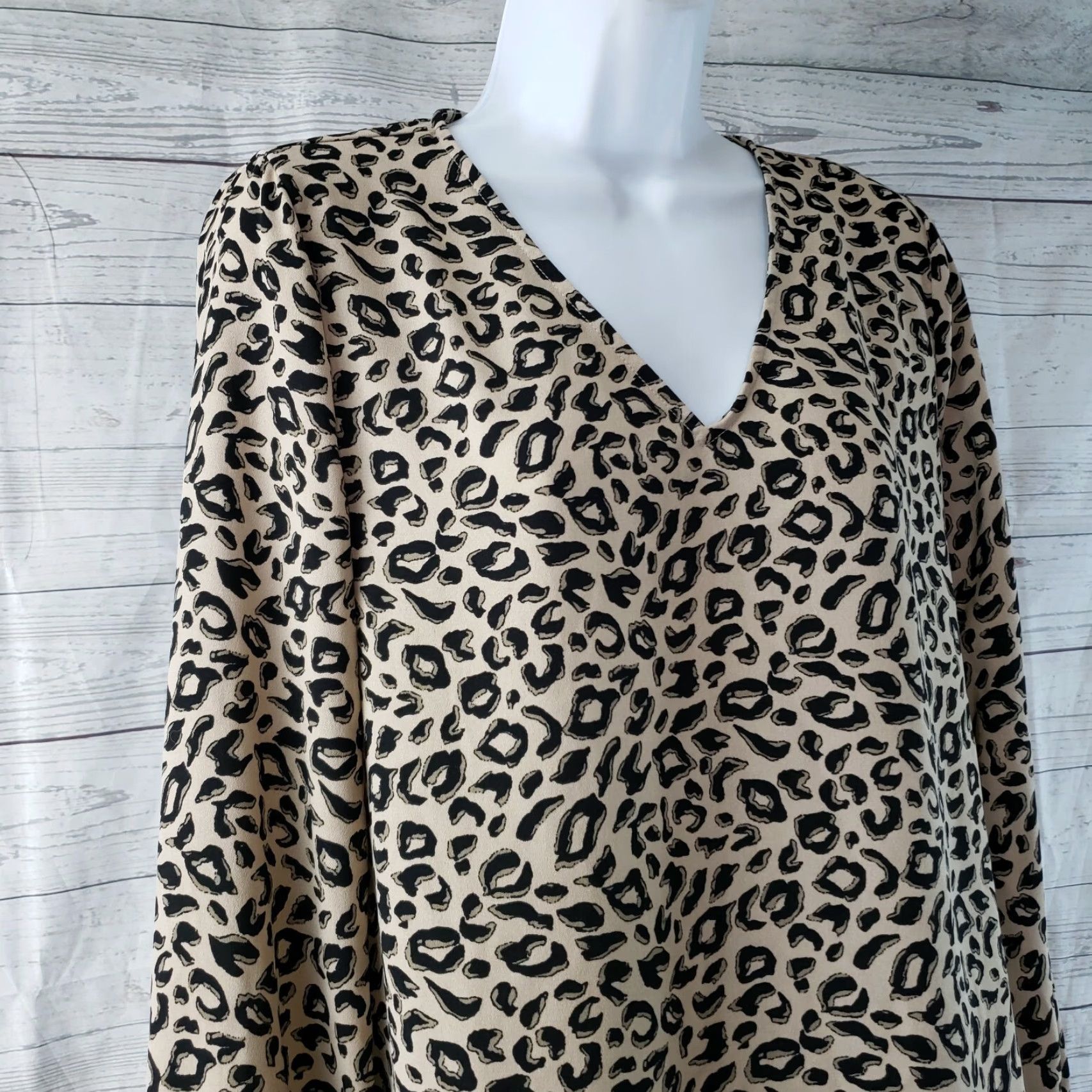Vintage Halogen Womens Blouse Popover V-Neck Long Sleeve Animal Print Brown Black Size S Small Sleeves Size S / US 4 / IT 40 - 2 Thumbnail