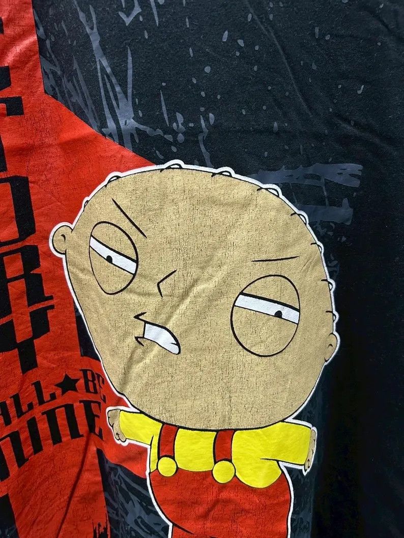 Vintage Vintage 2000s Family Guy tshirt size L Size US L / EU 52-54 / 3 - 4 Thumbnail