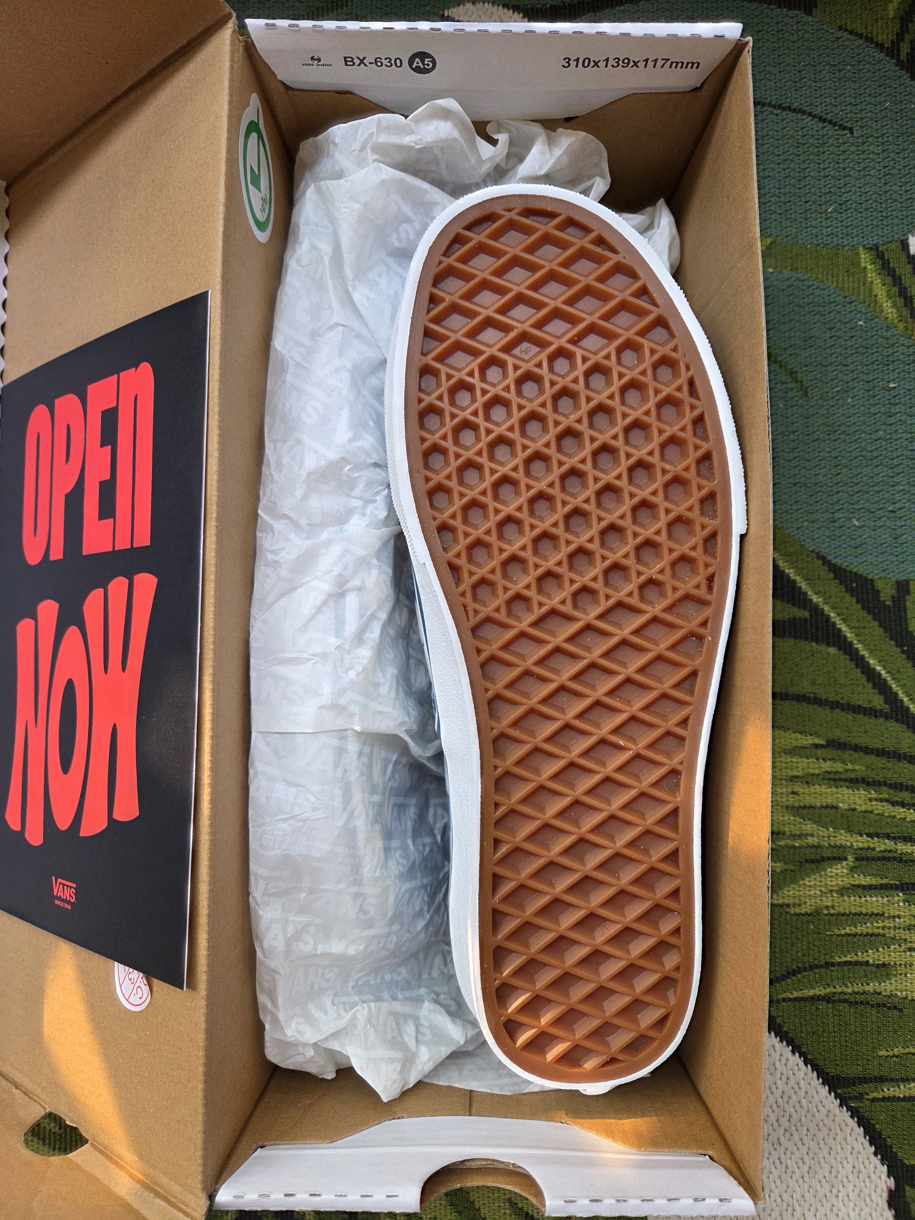 Vans Vans Authentic 60th Anniversary Employee Only US6/EUR38 New Size US 6 / IT 36 - 9 Thumbnail