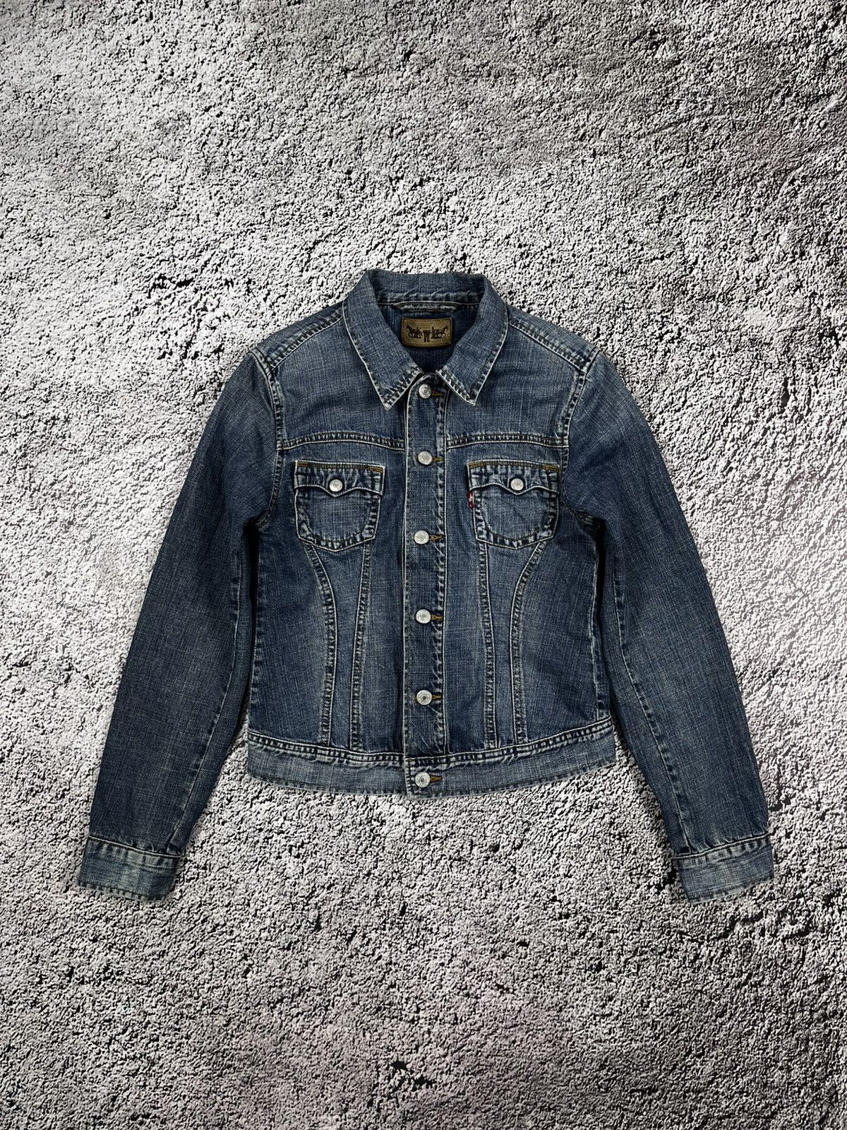 Levi's Vintage Y2K Levi’s denim jacket streetwear grunge size S Size S / US 4 / IT 40 - 2 Thumbnail