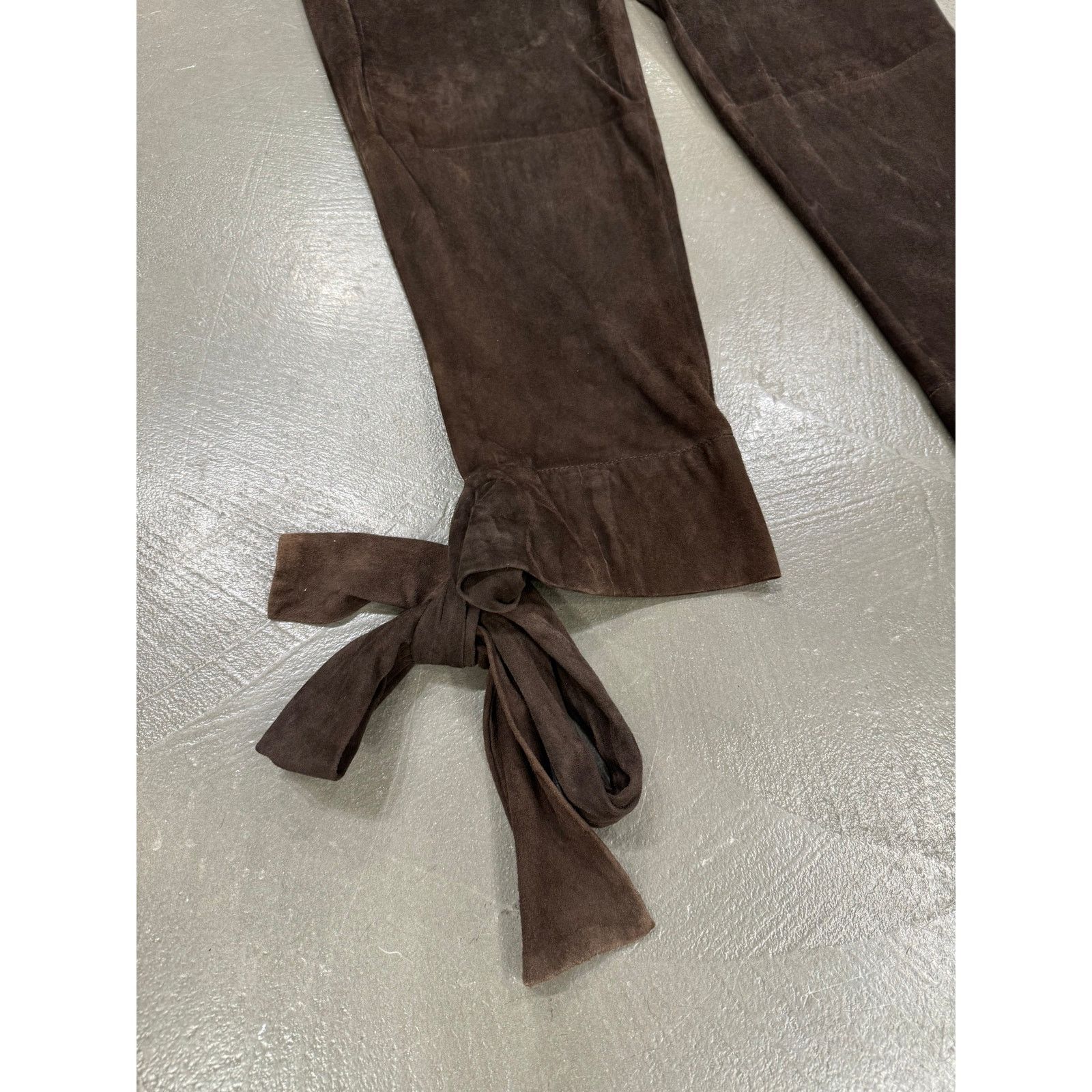 Yves Saint Laurent F/W2002 Yves Saint Laurent by Tom Ford bow tie Size 27" / US 4 / IT 40 - 9 Thumbnail