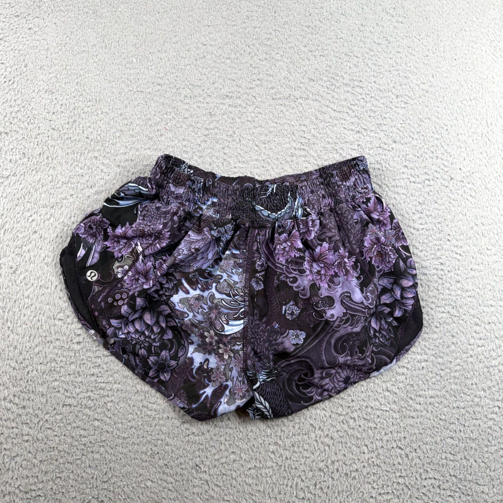 Lululemon Lululemon Hotty Hot Short Womens Size 8 Floral Athleisure Gym Training Comfort Size 30" / US 8 / IT 44 - 2 Thumbnail