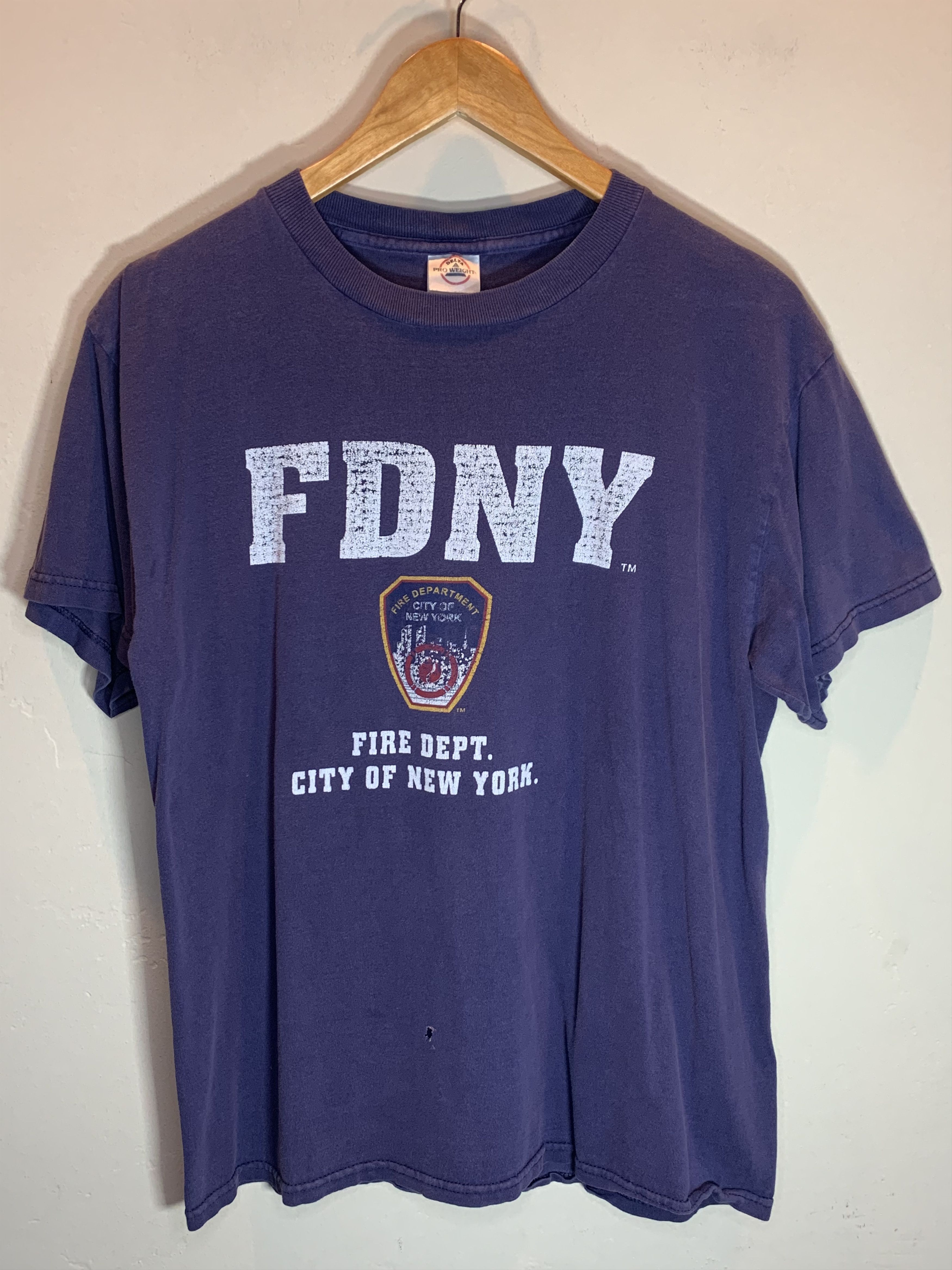 Vintage *RARE* Vintage 90’s FDNY Fire Department New York T-Shirt M Size US M / EU 48-50 / 2 - 1 Thumbnail
