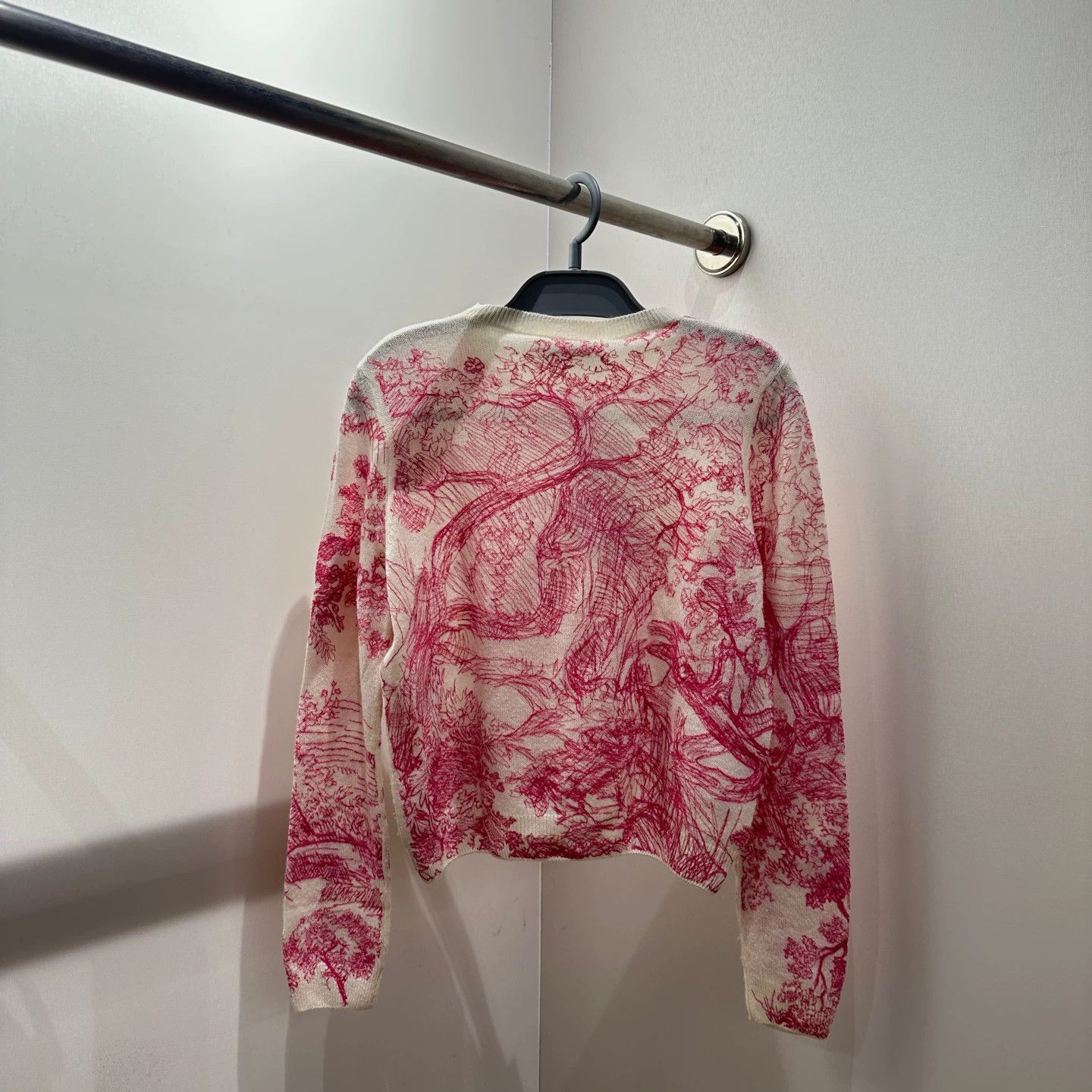Dior Dior animal embroidery cashmere knit sweater 38 Size S / US 4 / IT 40 - 2 Thumbnail