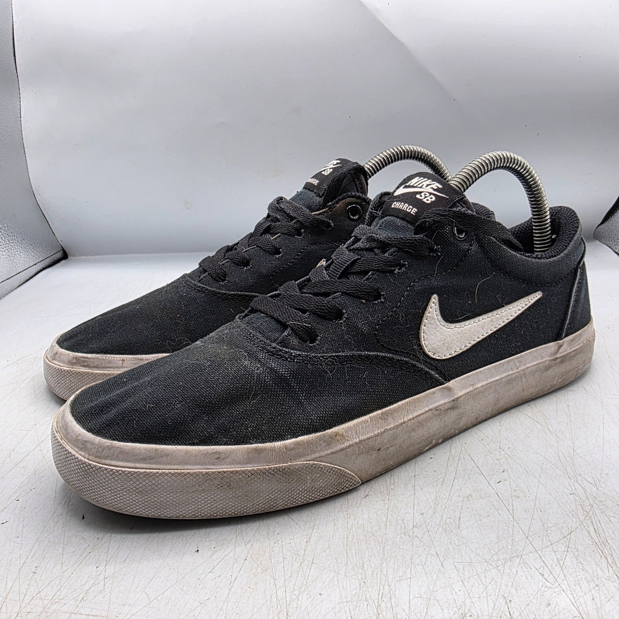 Nike Nike SB Charge Womens Size 9 Black White Sneaker Shoes Casua Size US 9 / EU 42 - 4 Thumbnail
