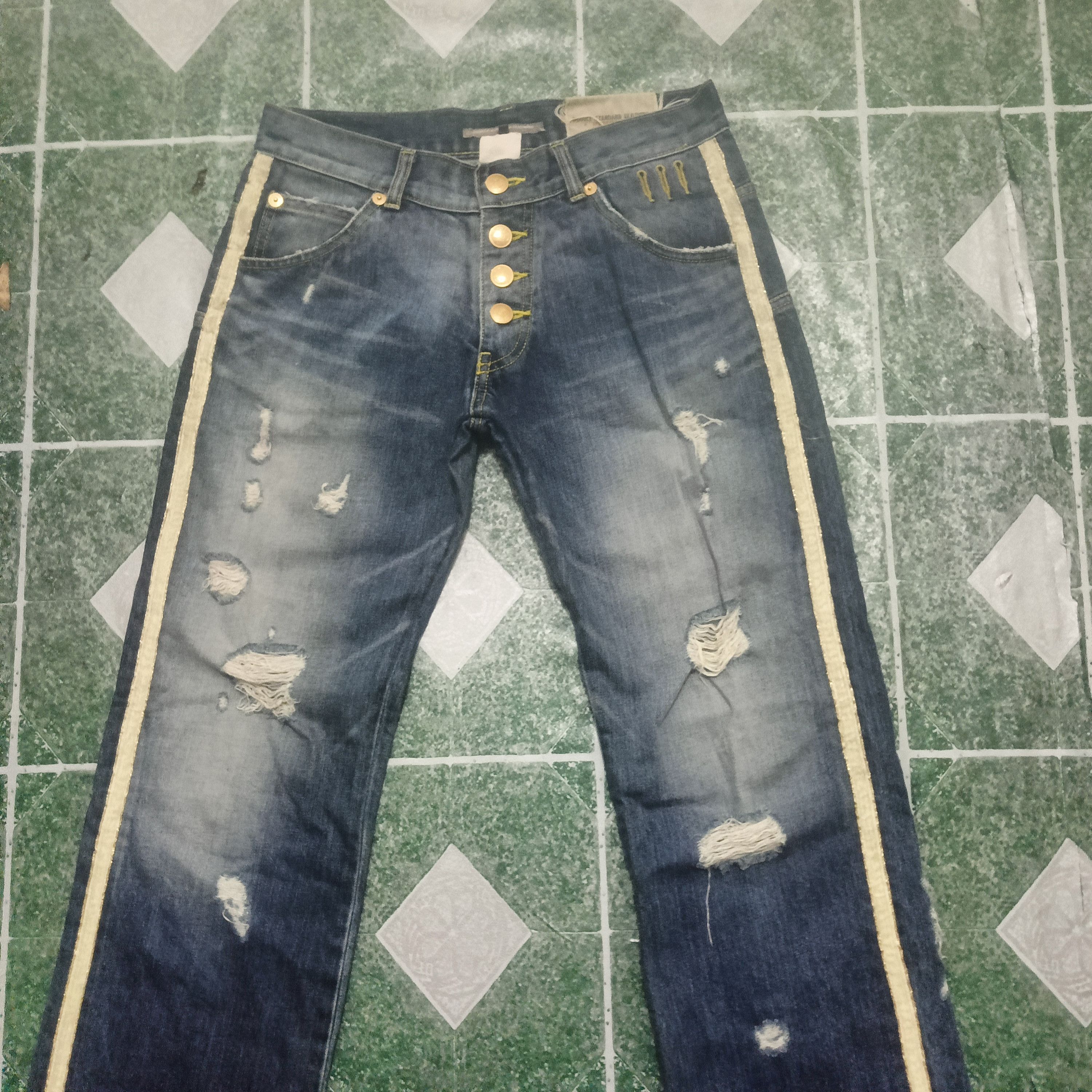 Who Decides War Japanese Double Standard Clothing Distressed Denim Jeans Size US 32 / EU 48 - 2 Thumbnail