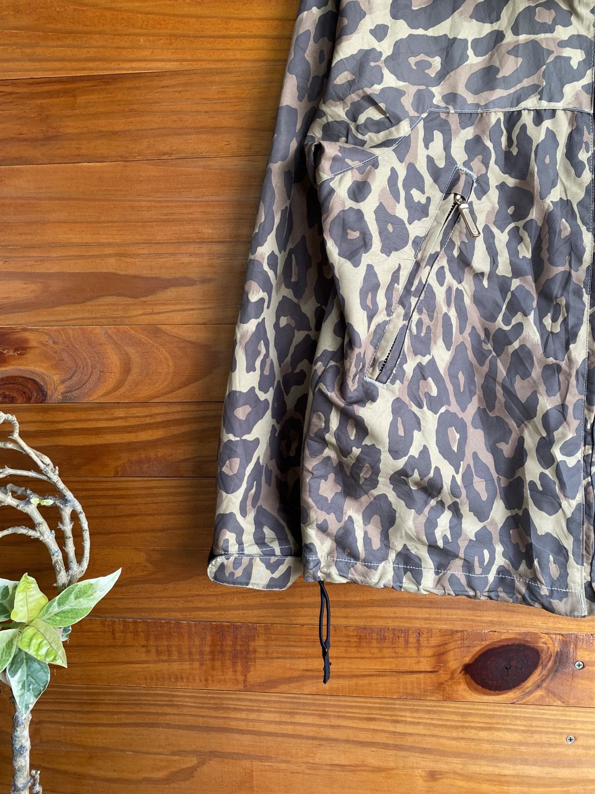 Japanese Brand RNA Inc Leopard Print Hooded Jacket – Vintage Streetwear Size US S / EU 44-46 / 1 - 8 Thumbnail