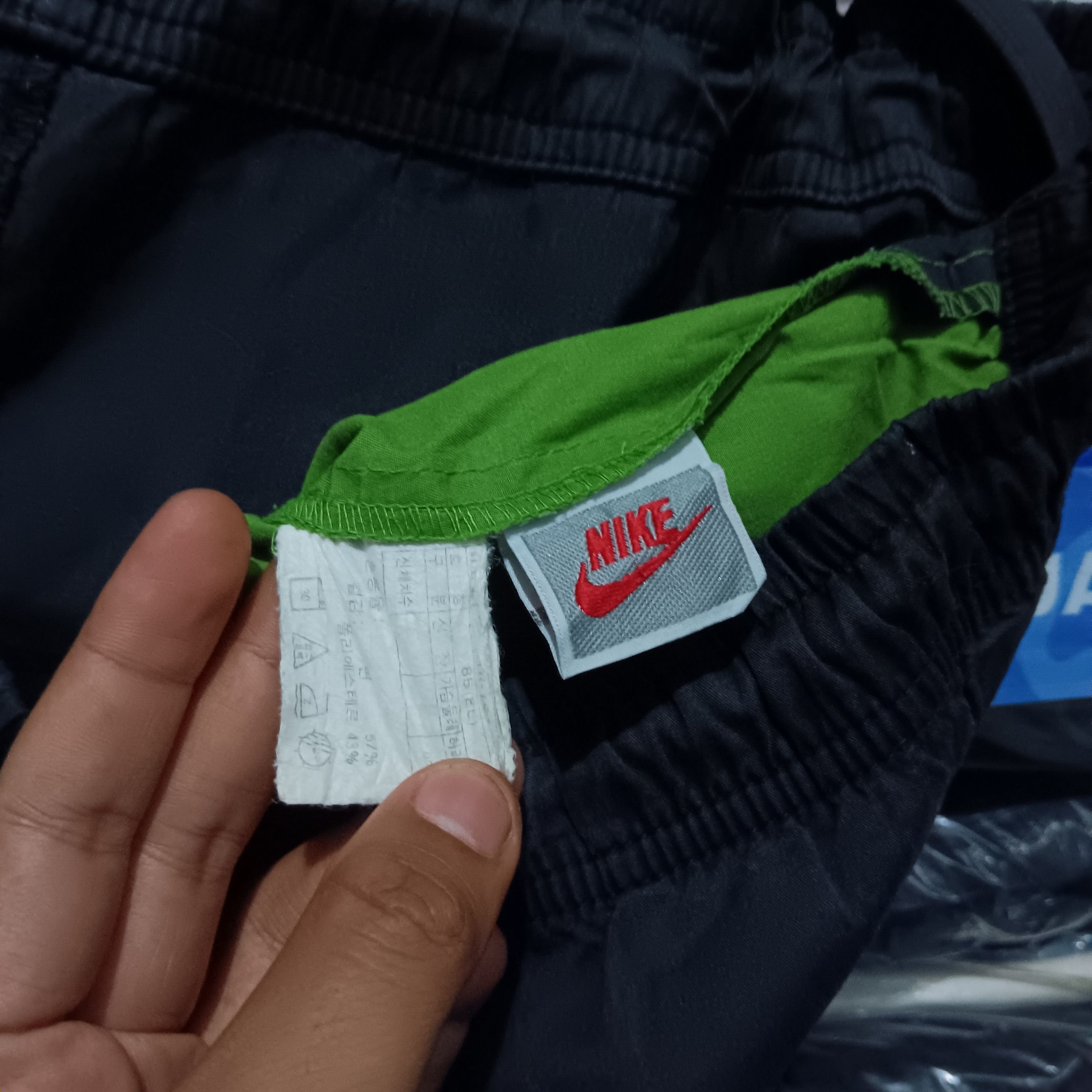 Nike Vintage Nike Air jordan Short pants Size US 36 / EU 52 - 5 Thumbnail