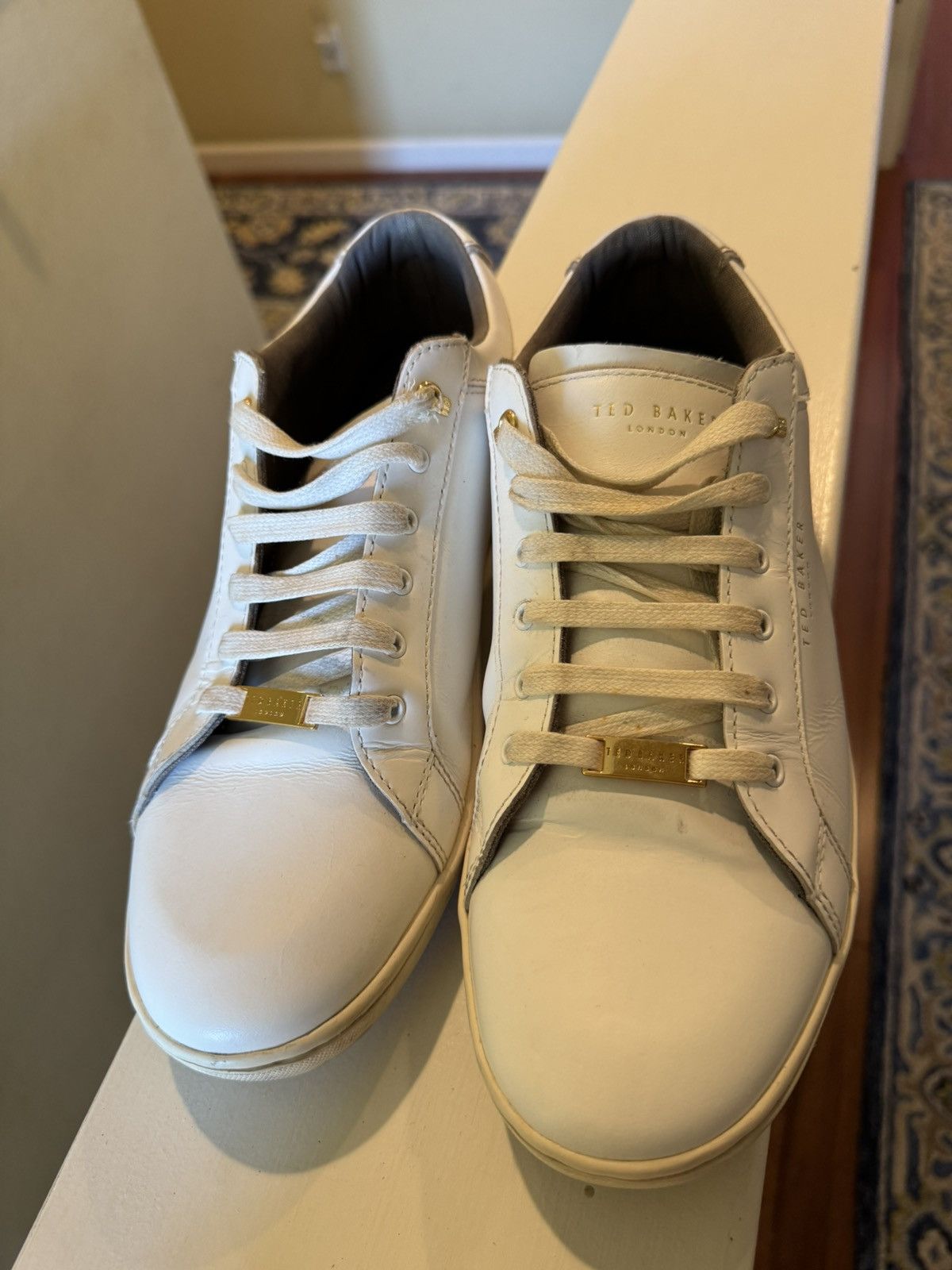Ted Baker Ted Baker Sneaker White with Gold accents Size US 11 / EU 44 - 6 Thumbnail