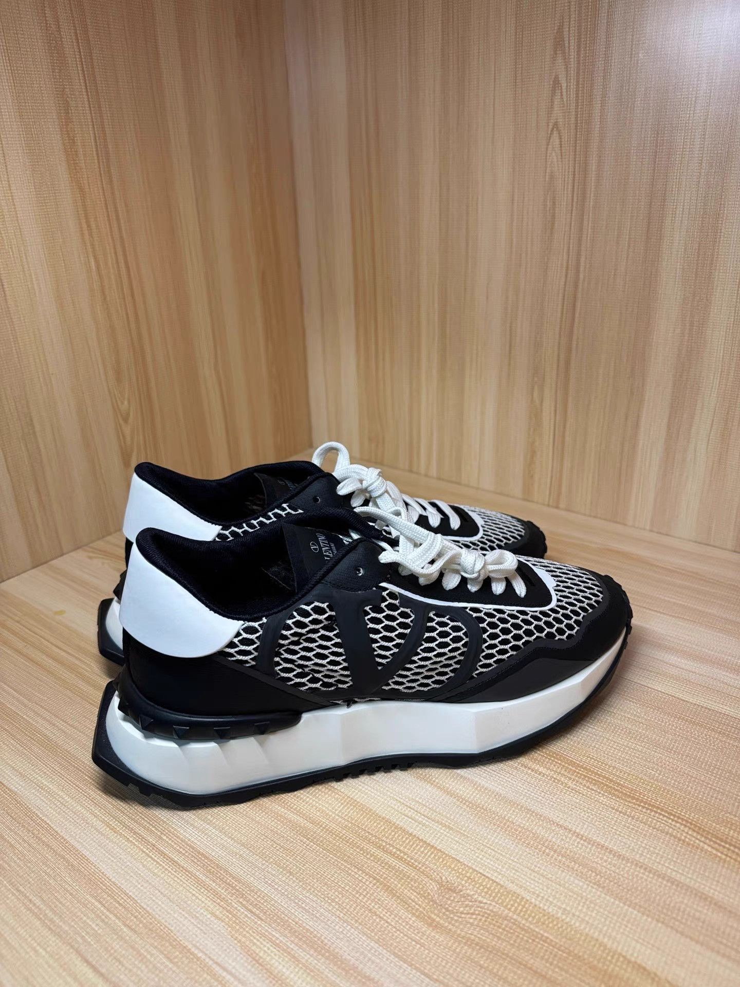 Valentino Valentino Double Layer Mesh Sneakers K6 Size US 8 / EU 41 - 3 Thumbnail