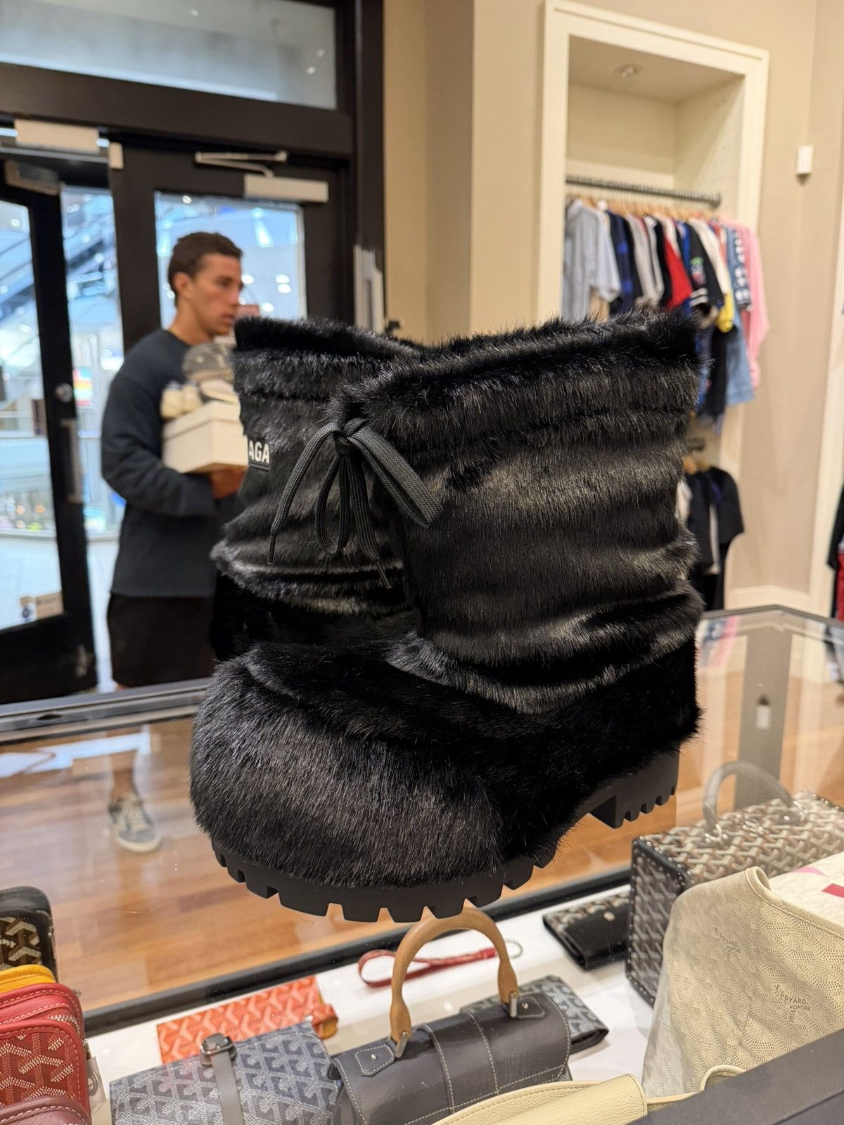 Balenciaga Balenciaga Alaska Fur Boot Size US 7 / EU 40 - 2 Thumbnail