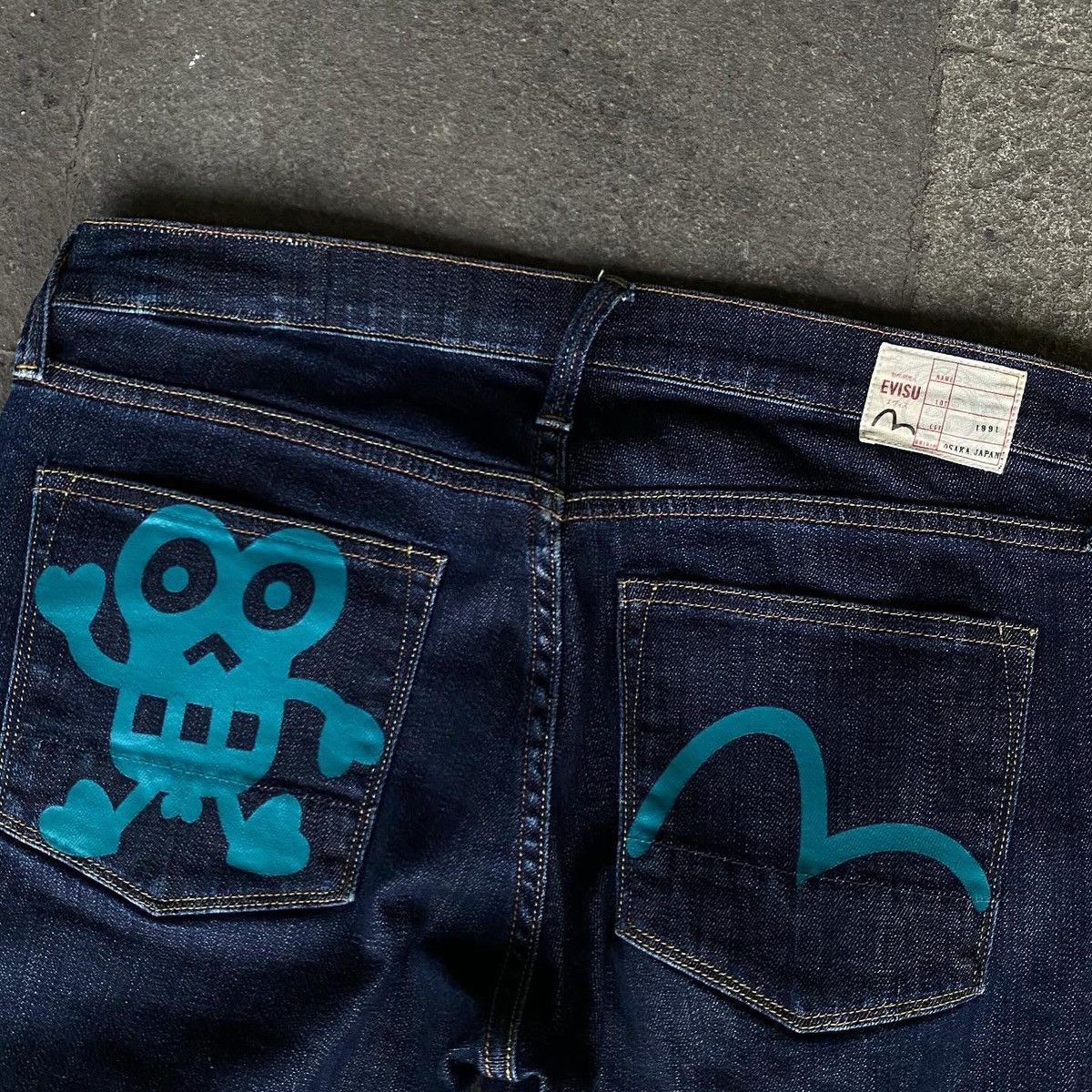 Evisu × Japanese Brand × Vintage Evisu Denim Mutant Logo Jeans Size 42" / US 20 - 2 Thumbnail
