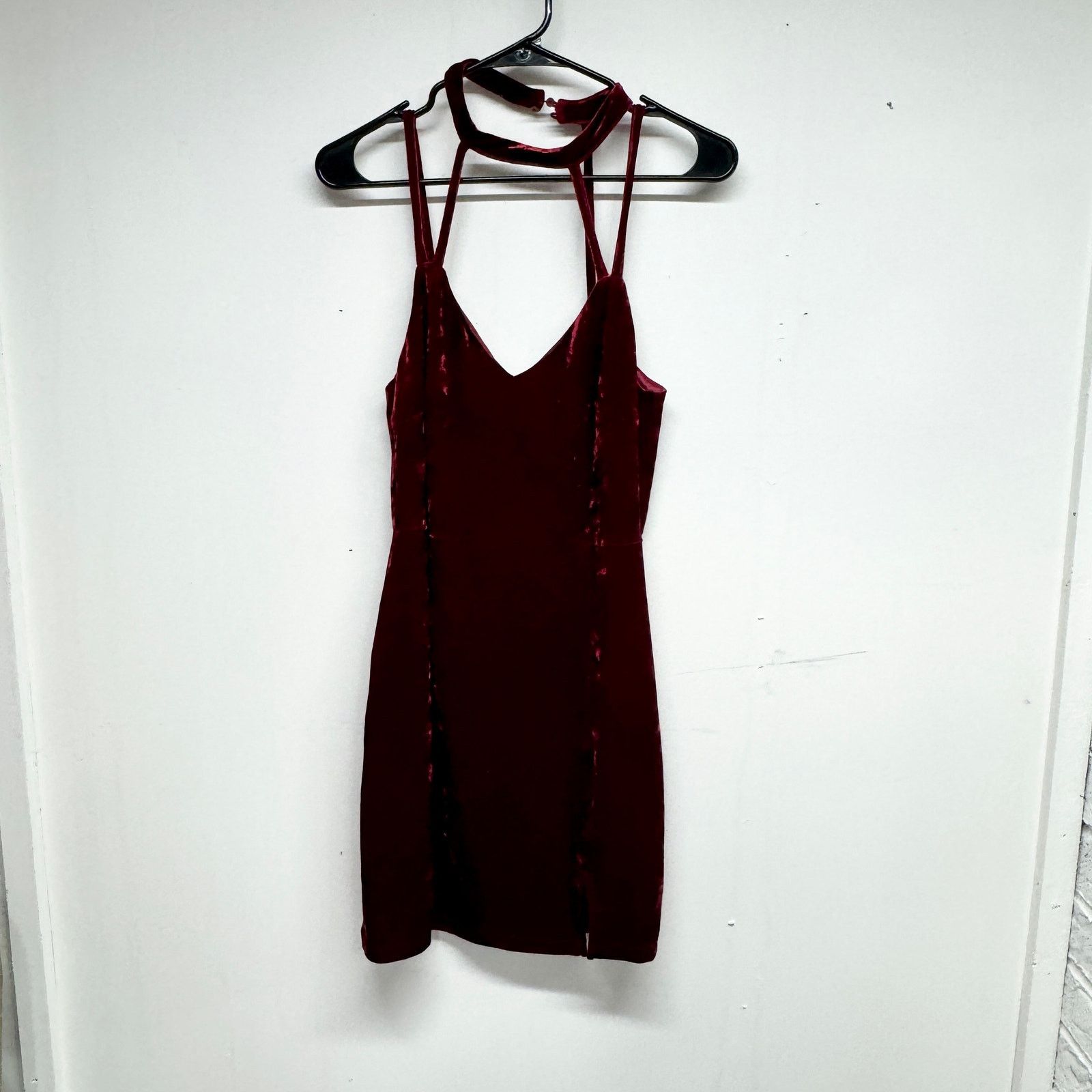 Other Lush Women Red Velvet Halter Neck Sleevless Mini Dress M Size M / US 6-8 / IT 42-44 - 1 Thumbnail