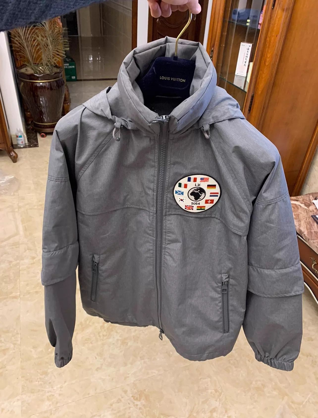 Louis Vuitton LV Unisex Worn Once OS 46 Subtle Logo Jacket Size US S / EU 44-46 / 1 - 1 Thumbnail