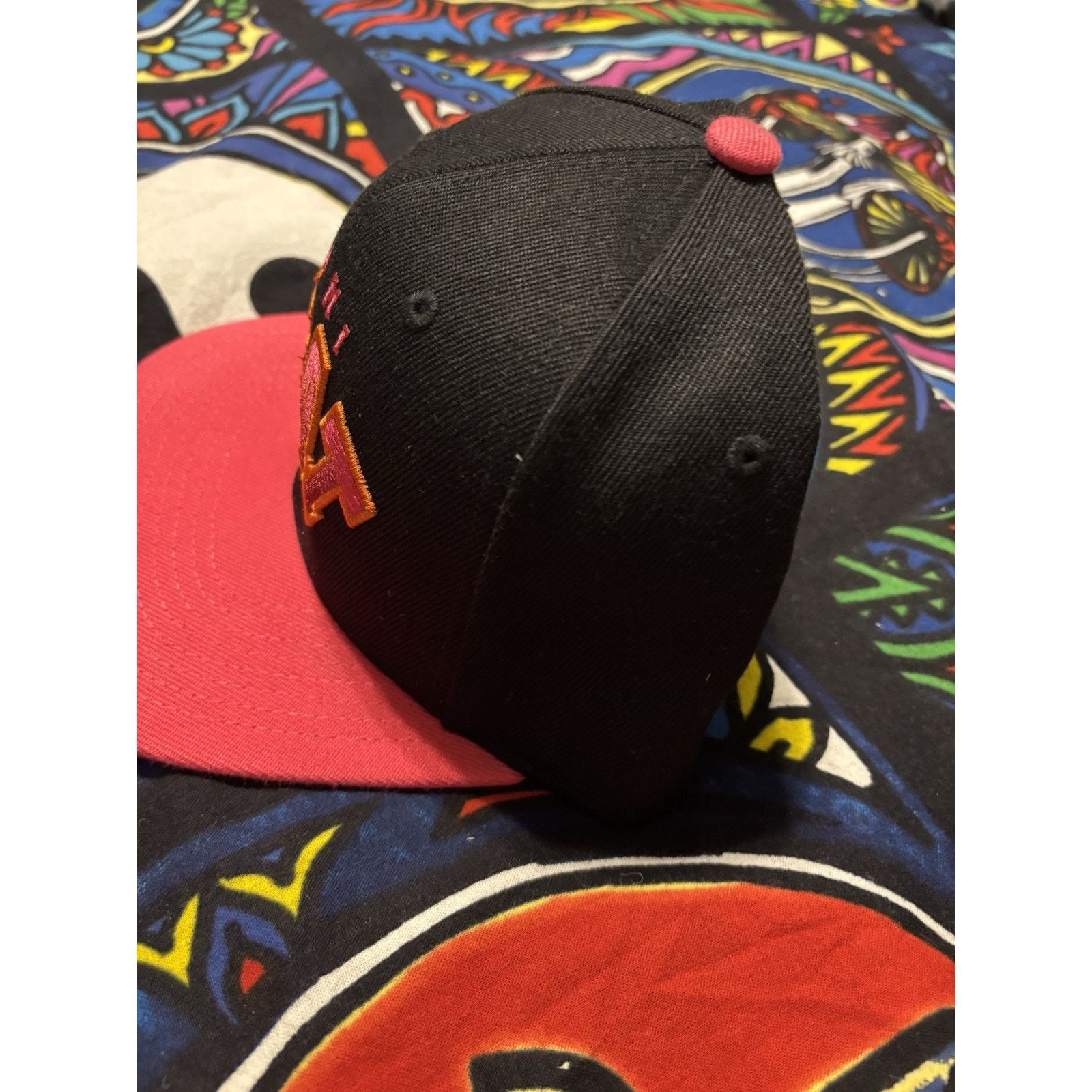 Mitchell & Ness miami heat mitchell ness OSFA miami night flame snapback Size ONE SIZE - 8 Thumbnail
