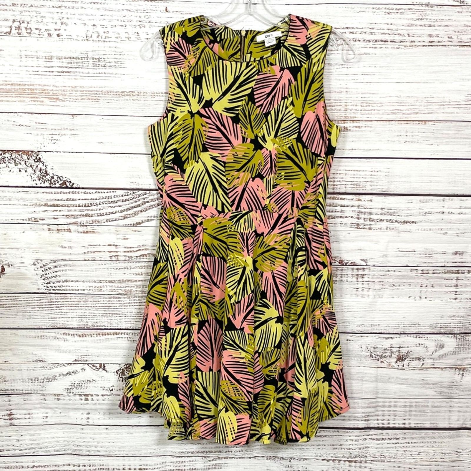 Bar III Junior Macy's Bar III Tropical Floral Skater Dress EUC Small Size US S / EU 44-46 / 1 - 2 Thumbnail