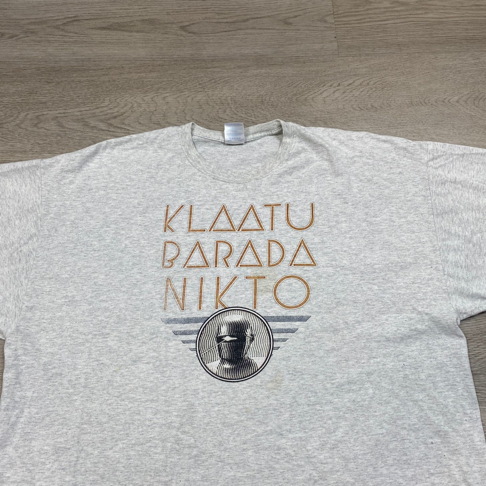 Gildan Klaatu Barada Nikto The Day The Earth Stood Still Shirt 3XL Size US XXL / EU 58 / 5 - 2 Thumbnail