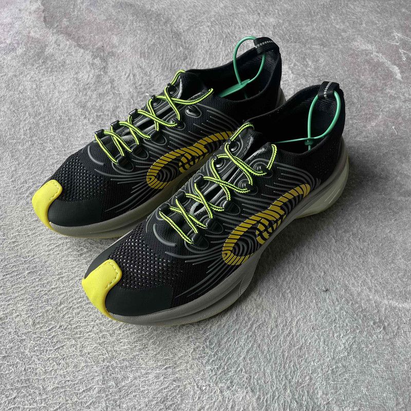 Gucci Gucci RUN Synthetic Knit Low-Top Sneakers 0079 Size US 10.5 / EU 43-44 - 1 Thumbnail