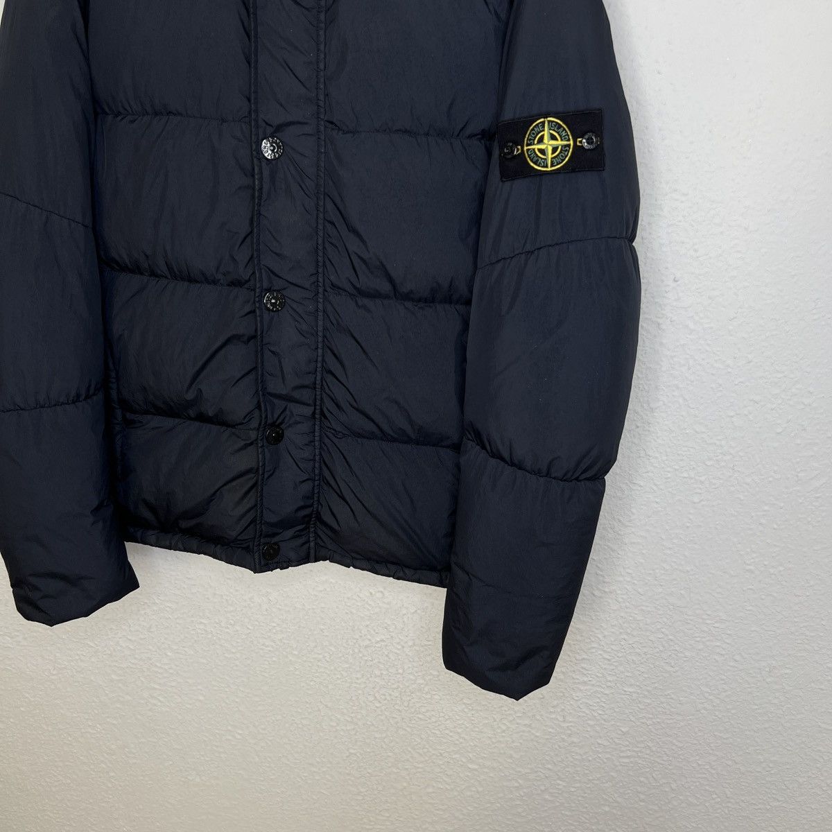 Stone Island Stone Island Puffer Goose Down Jacket Nylon Navy Badge Logo Size US L / EU 52-54 / 3 - 3 Thumbnail