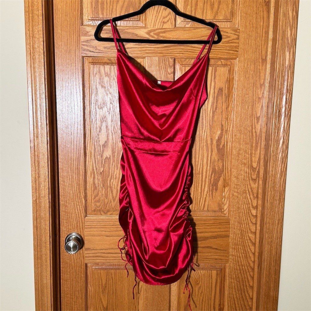 Other Dress Womens Size M Red Cowl Neck Ruched Bodycon Mini Party Size M / US 6-8 / IT 42-44 - 1 Thumbnail