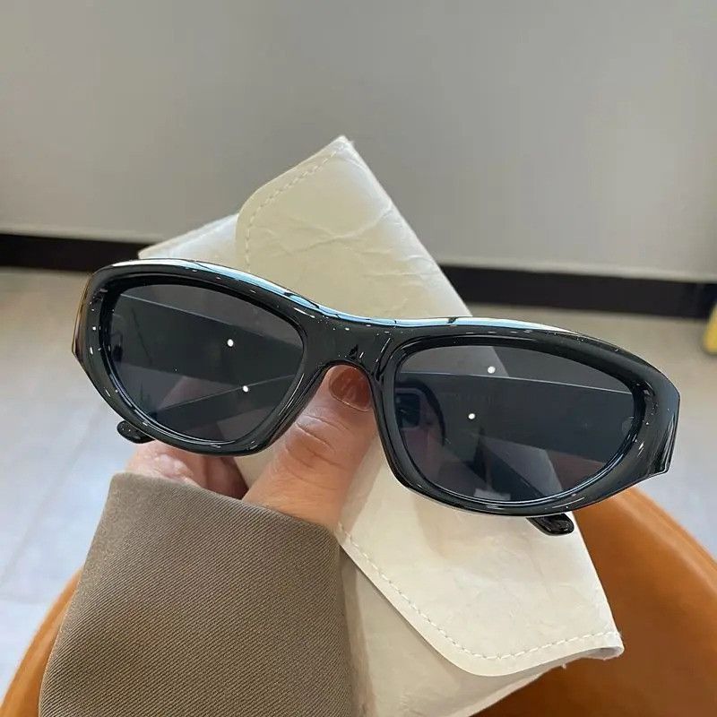 Designer Retro Sport Sunglasses Y2K Mirror Style Size ONE SIZE - 1 Preview