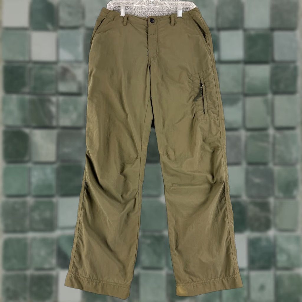 Patagonia Patagonia Pants Womens Size 30 Green Straight Leg Mid-Rise Outdoors Hiking Size 30" / US 8 / IT 44 - 1 Thumbnail