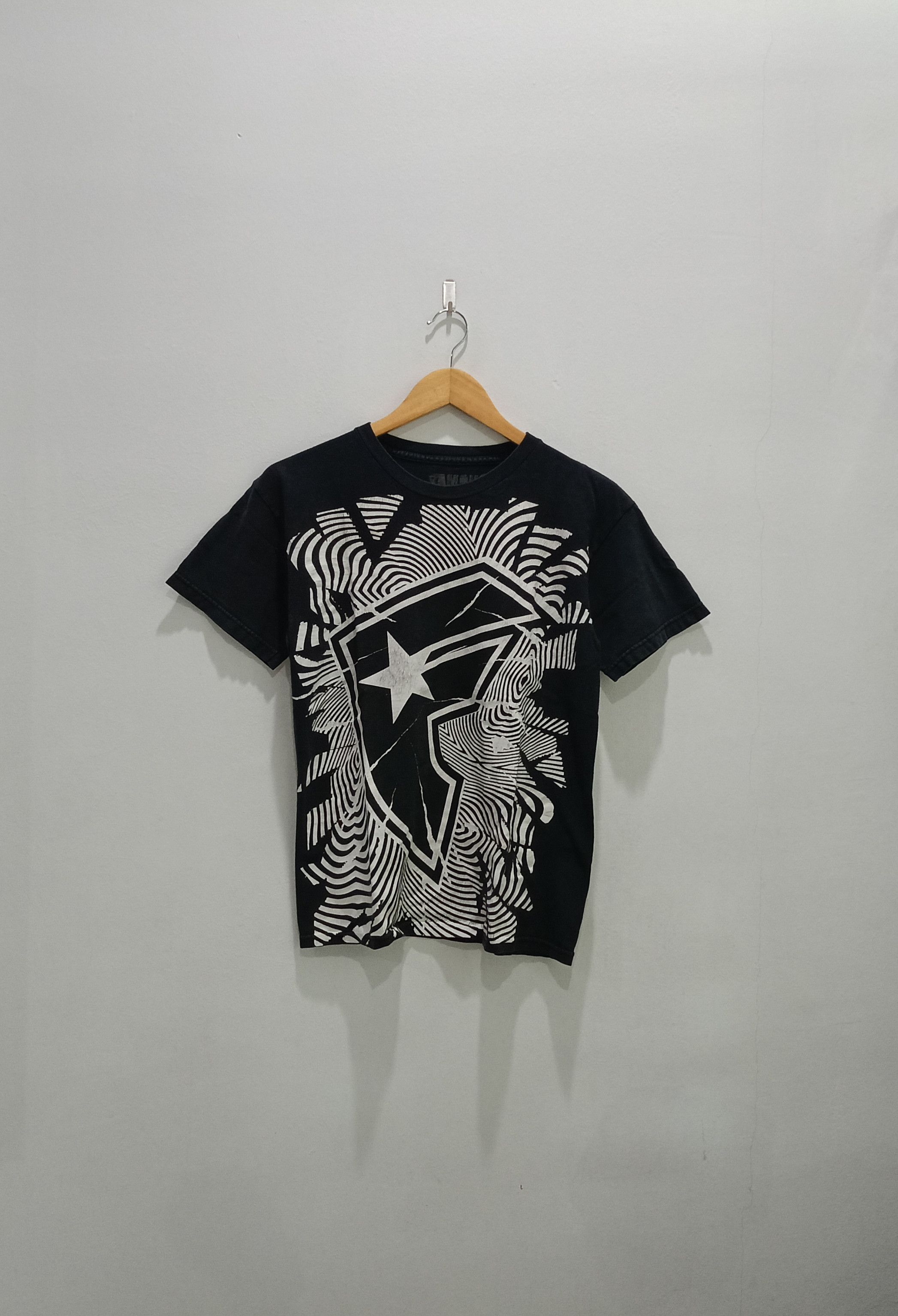 Famous Stars And Straps TSHIRT : FAMOUS STAR AND STRAPS Size US S / EU 44-46 / 1 - 1 Thumbnail