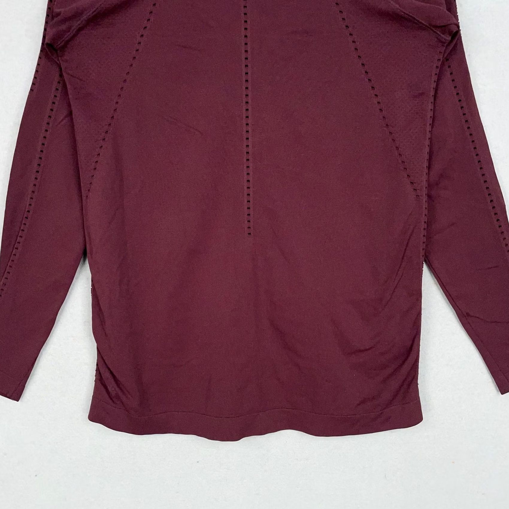 Athleta Athleta Shirt Womens Medium Burgundy Seamless Long Sleeve Perforated Athletic Gym Size M / US 6-8 / IT 42-44 - 3 Thumbnail