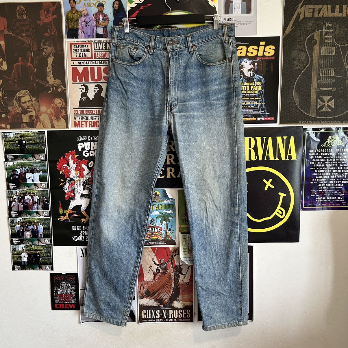 Levi's Vintage Levi’s 90s Japanese Washed Blue Distressed Denim Size US 33 - 1 Thumbnail