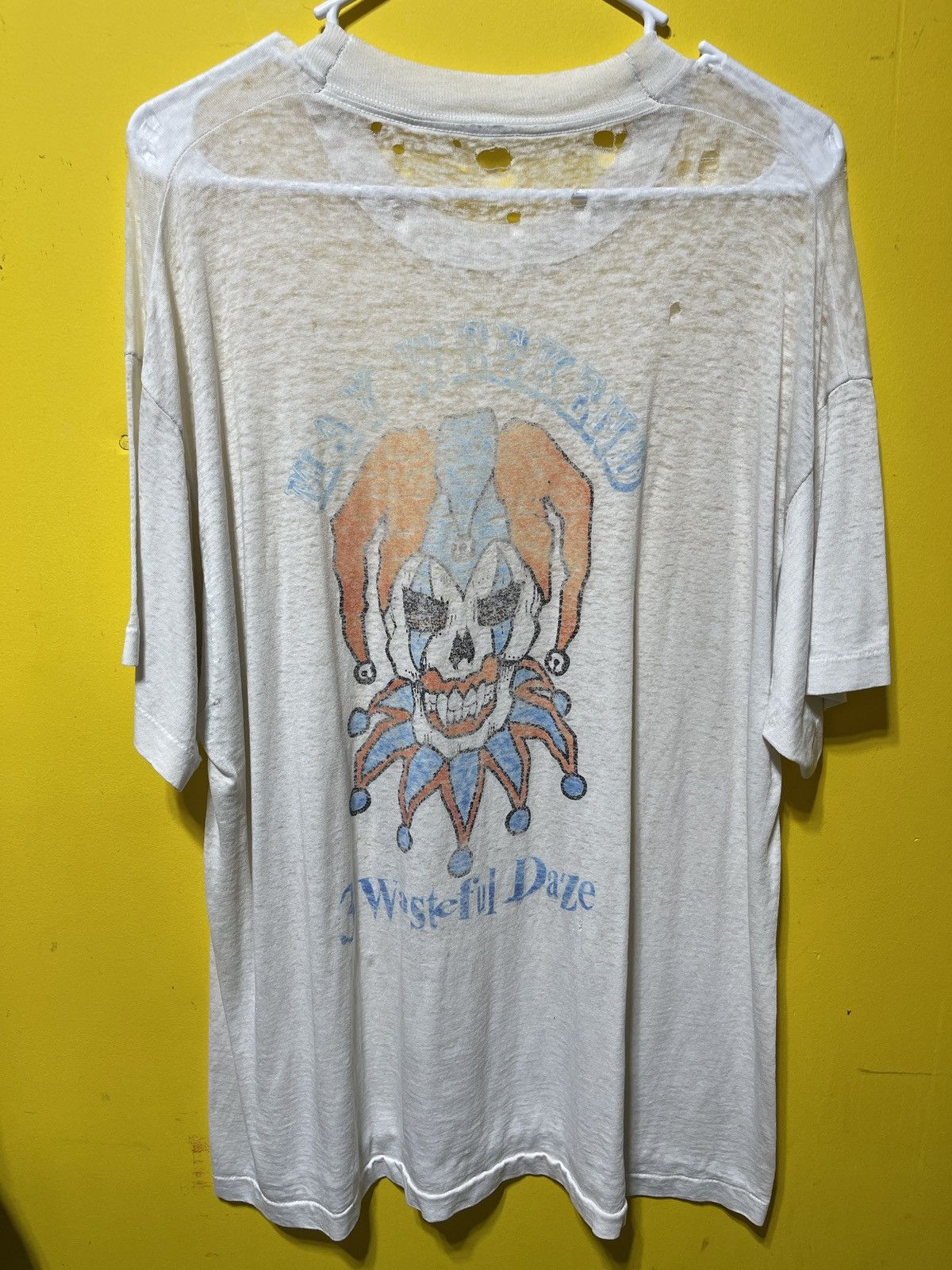 Vintage Amazing Mega Distressed Graffix Style Paper Thin t-Shirt Size US XL / EU 56 / 4 - 1 Thumbnail