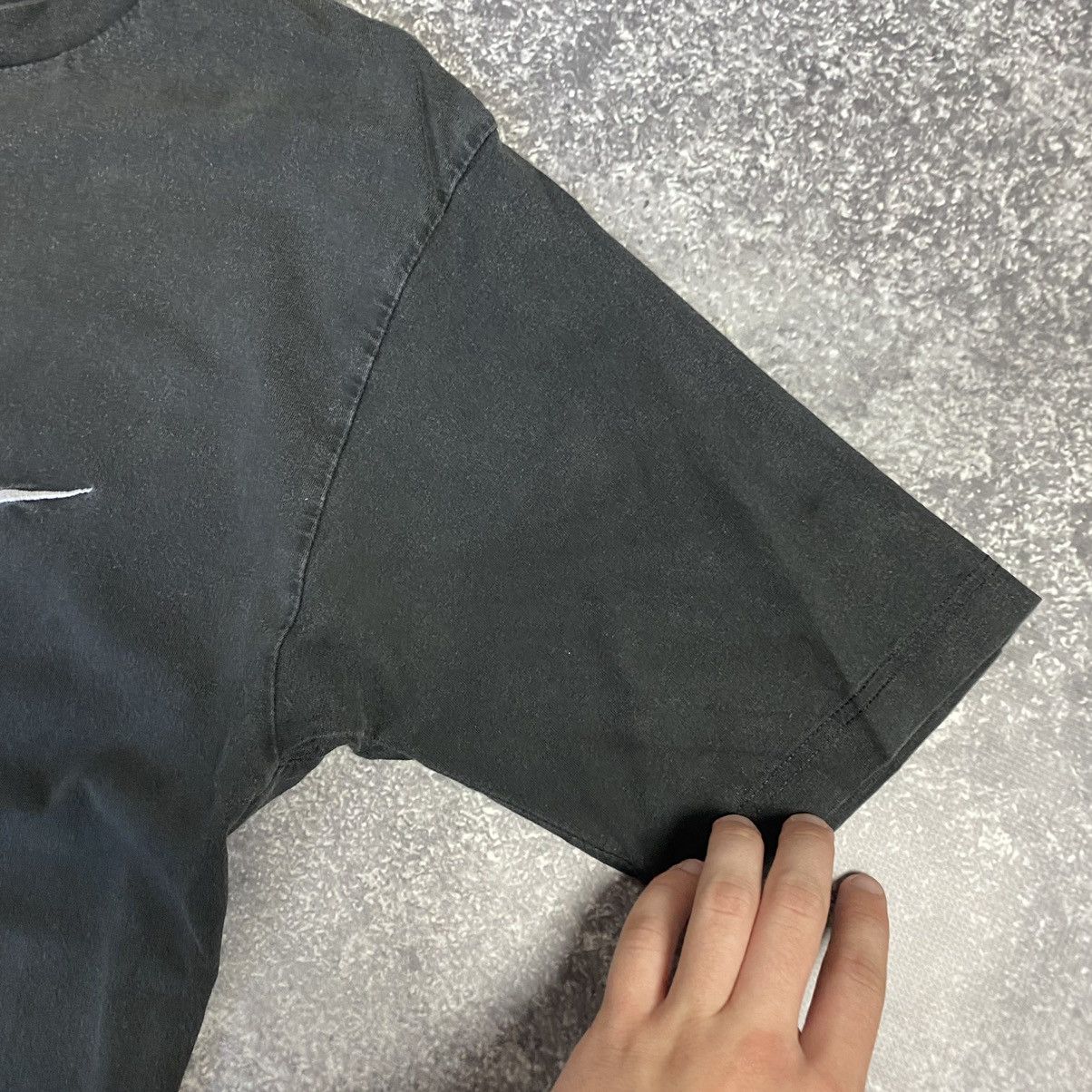 Vintage Vintage Nike Small Swoosh Faded 90’s tee Size US M / EU 48-50 / 2 - 4 Thumbnail