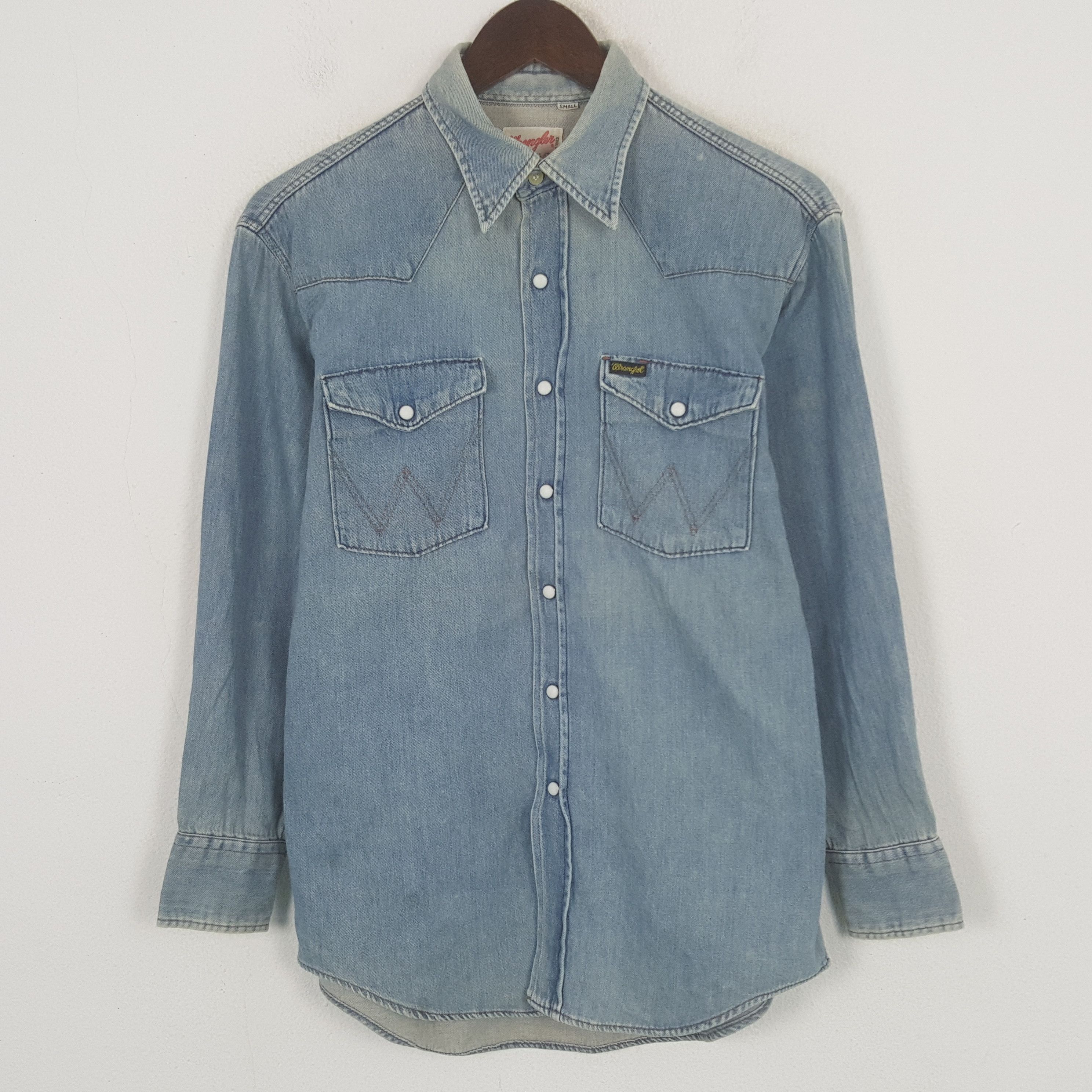 Wrangler Vintage Wrangler Denim Button Up Shirt Size US S / EU 44-46 / 1 - 1 Thumbnail