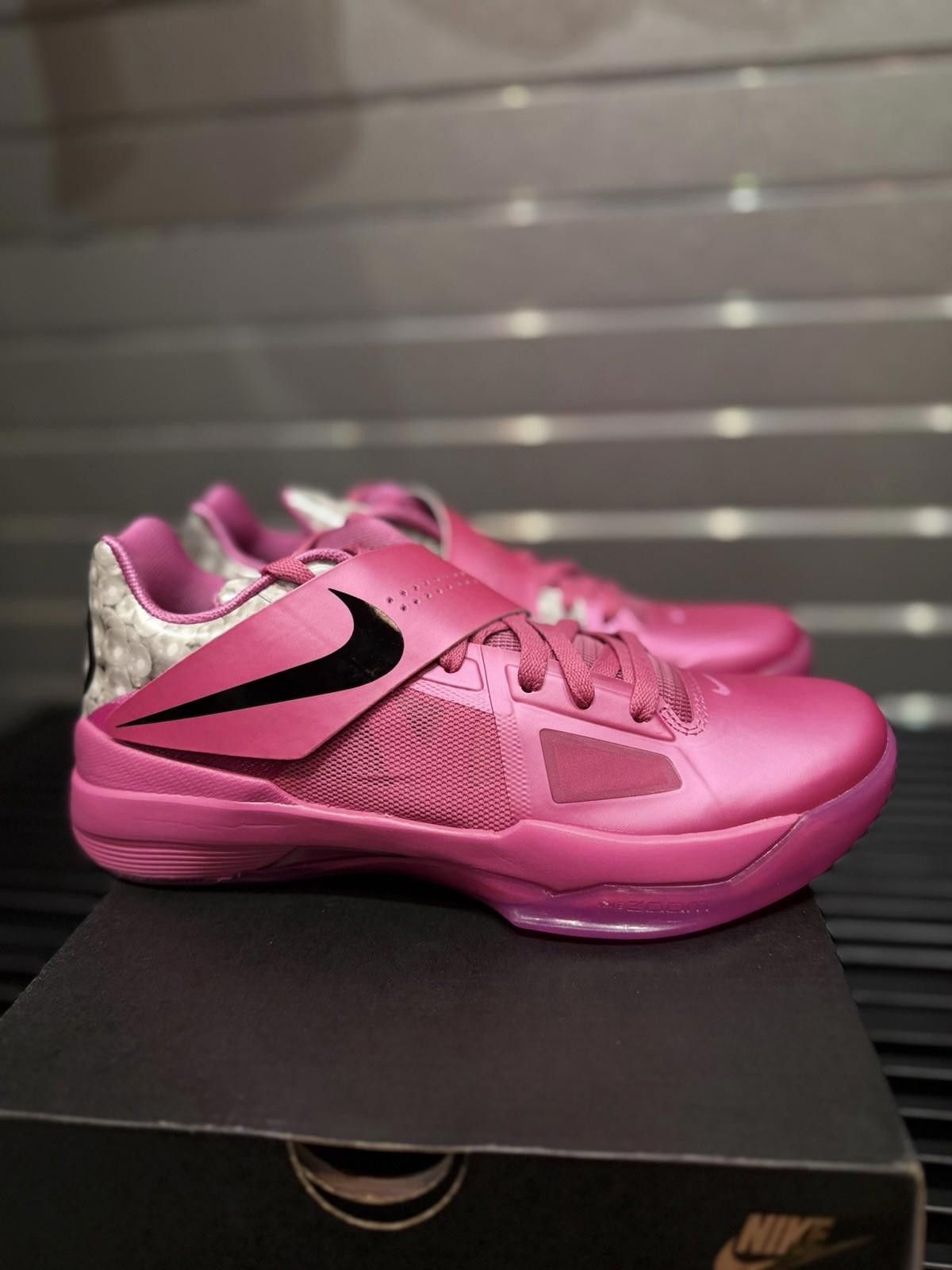 Nike Size 9 - Nike Zoom KD 4 “Aunt Pearl” - (HF9098-600) Size US 9 / EU 42 - 2 Thumbnail