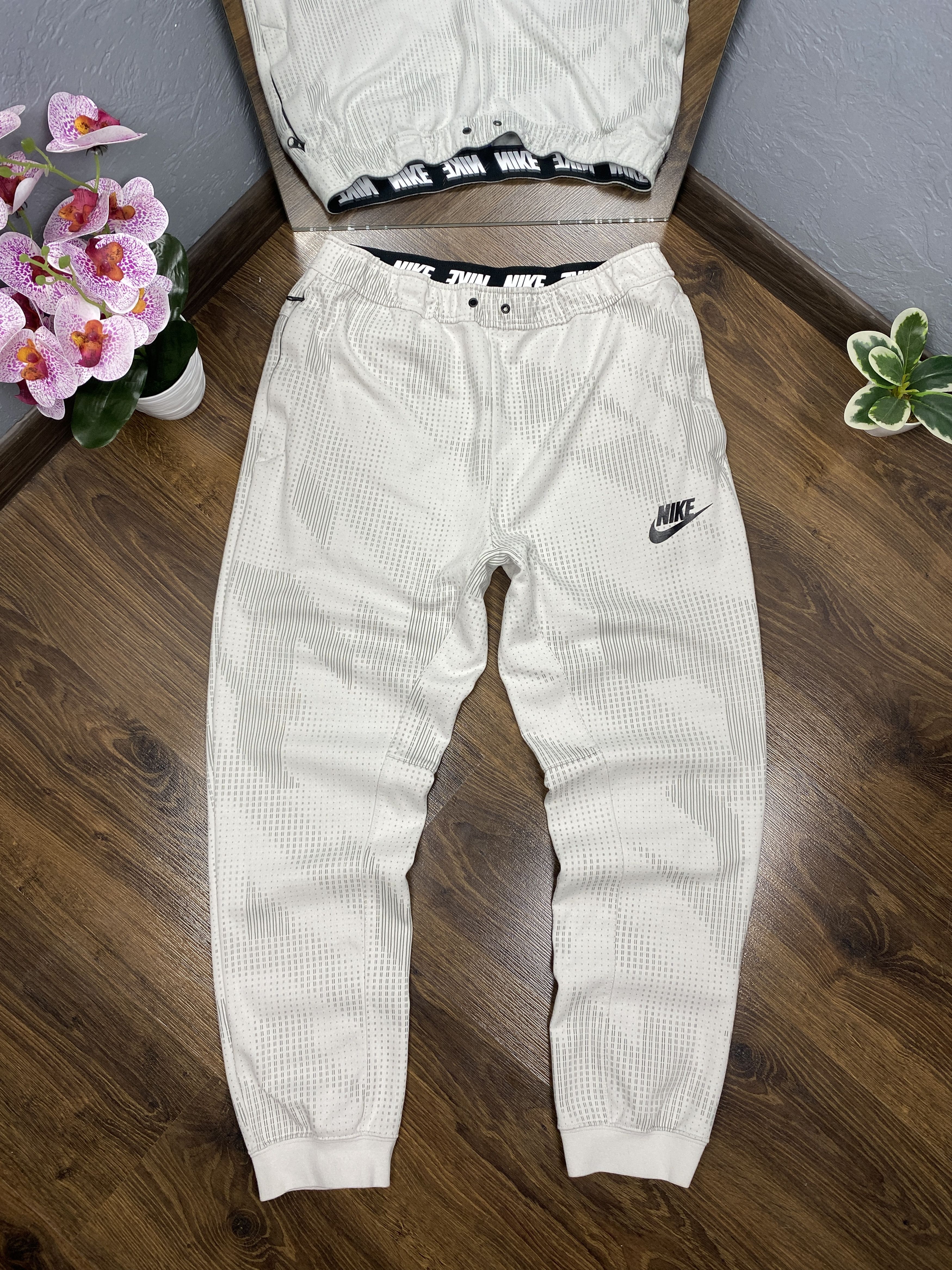 Nike Nike vintage sweatpants jogger track pants y2k Size US 34 / EU 50 - 1 Thumbnail