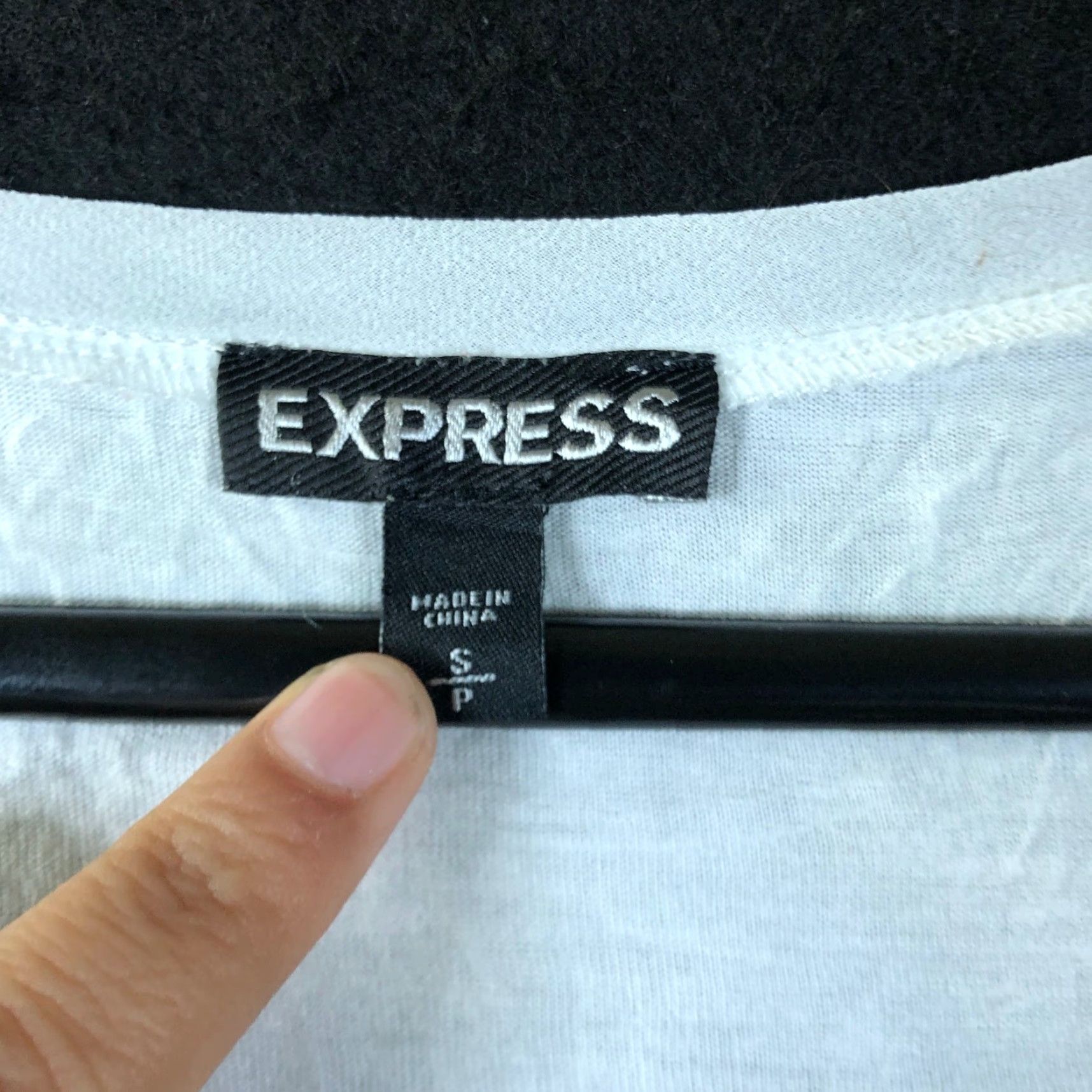 Express Express Womens Tank White Embroider Sequin Scoop Neck Lined Small Size S / US 4 / IT 40 - 4 Thumbnail