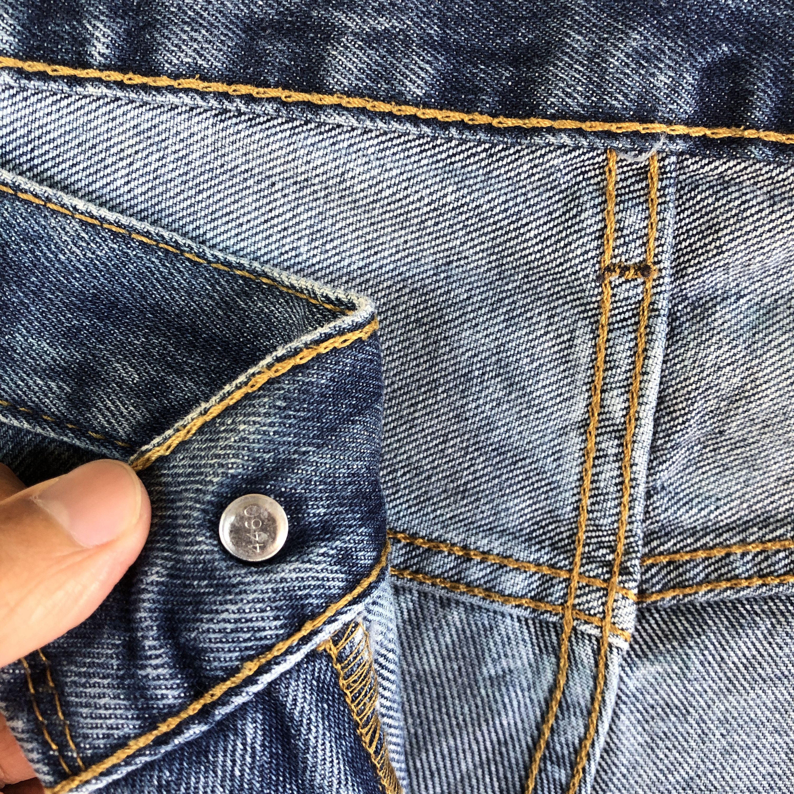 Levi's Vintage Levis 560 Baggy Jeans Dirty Levi's Light Wash Denim Size US 44 / EU 60 - 7 Thumbnail