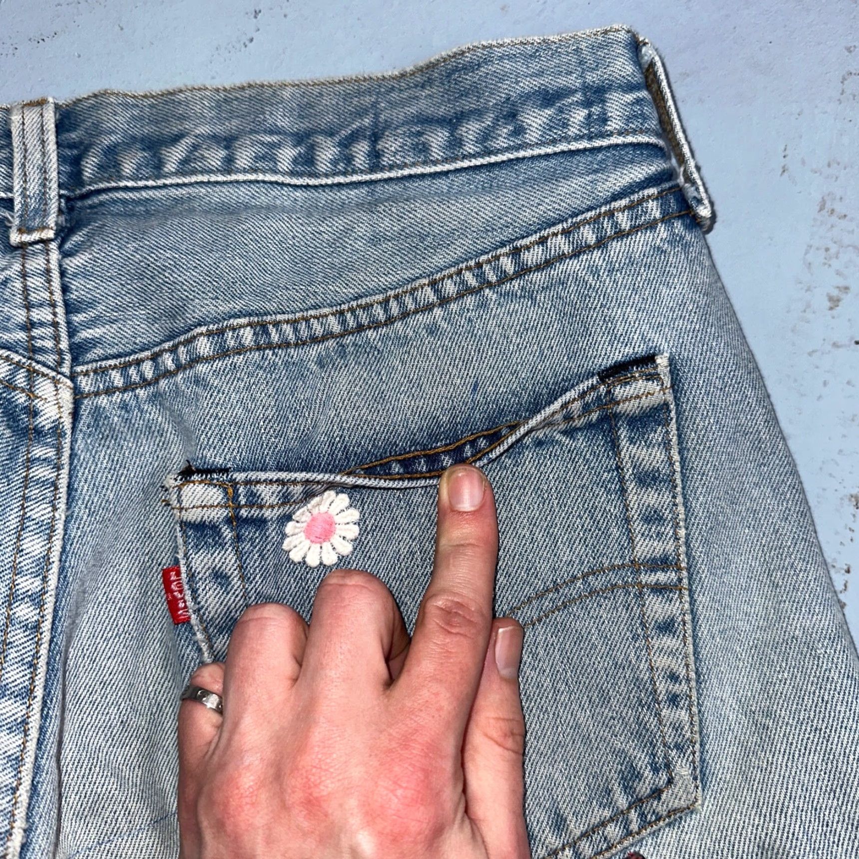 Levi's VINTAGE Levi's 501 Jeans - Light Wash Blue - USA XX 29x32 Slim Fit 80s 90s Distressed Cotton Denim Men Jeans Size US 29 - 5 Thumbnail