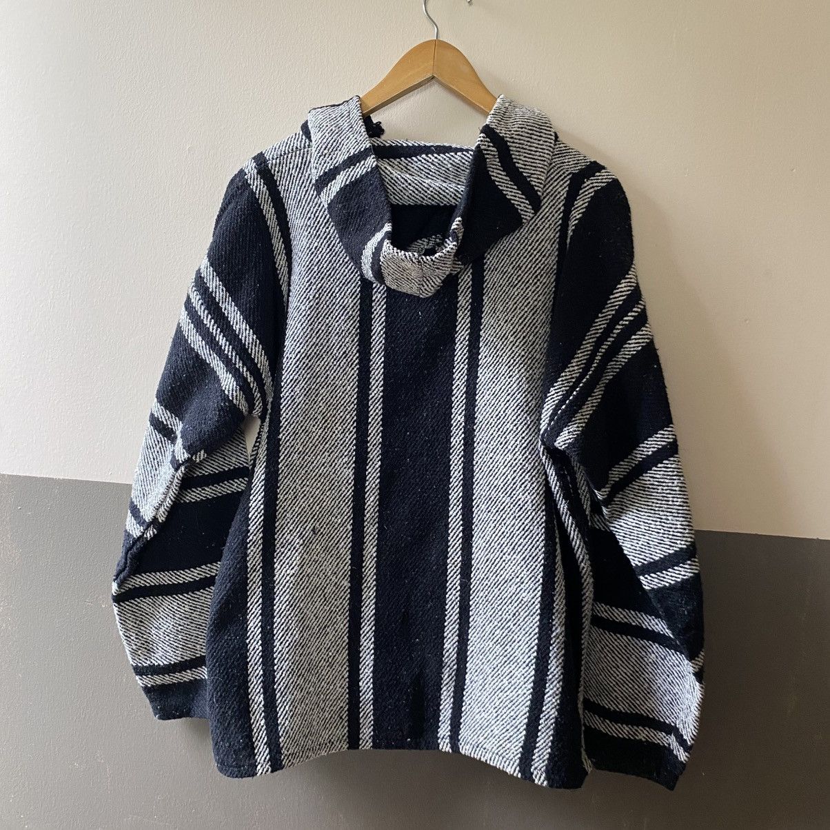 Vintage Black & White Striped Baja Hoodie Pullover Size US XL / EU 56 / 4 - 2 Thumbnail
