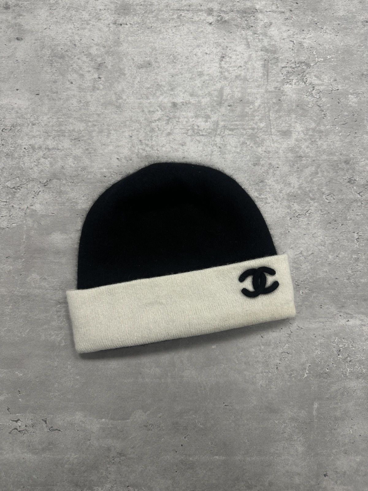 Chanel CC Logo Cashmere Beanie Black