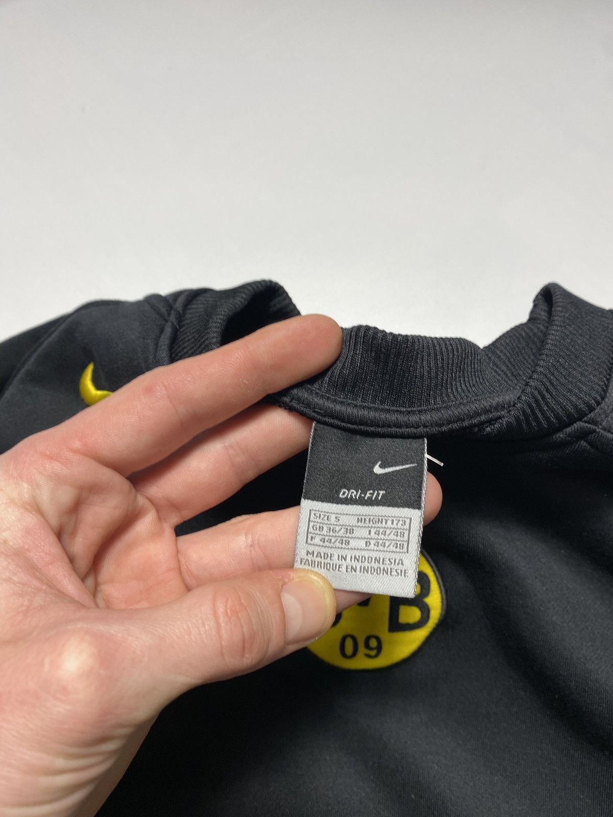 Nike × Vintage Vintage Nike Bvb Borussia central logo soccer sweatshirt Size US S / EU 44-46 / 1 - 7 Thumbnail