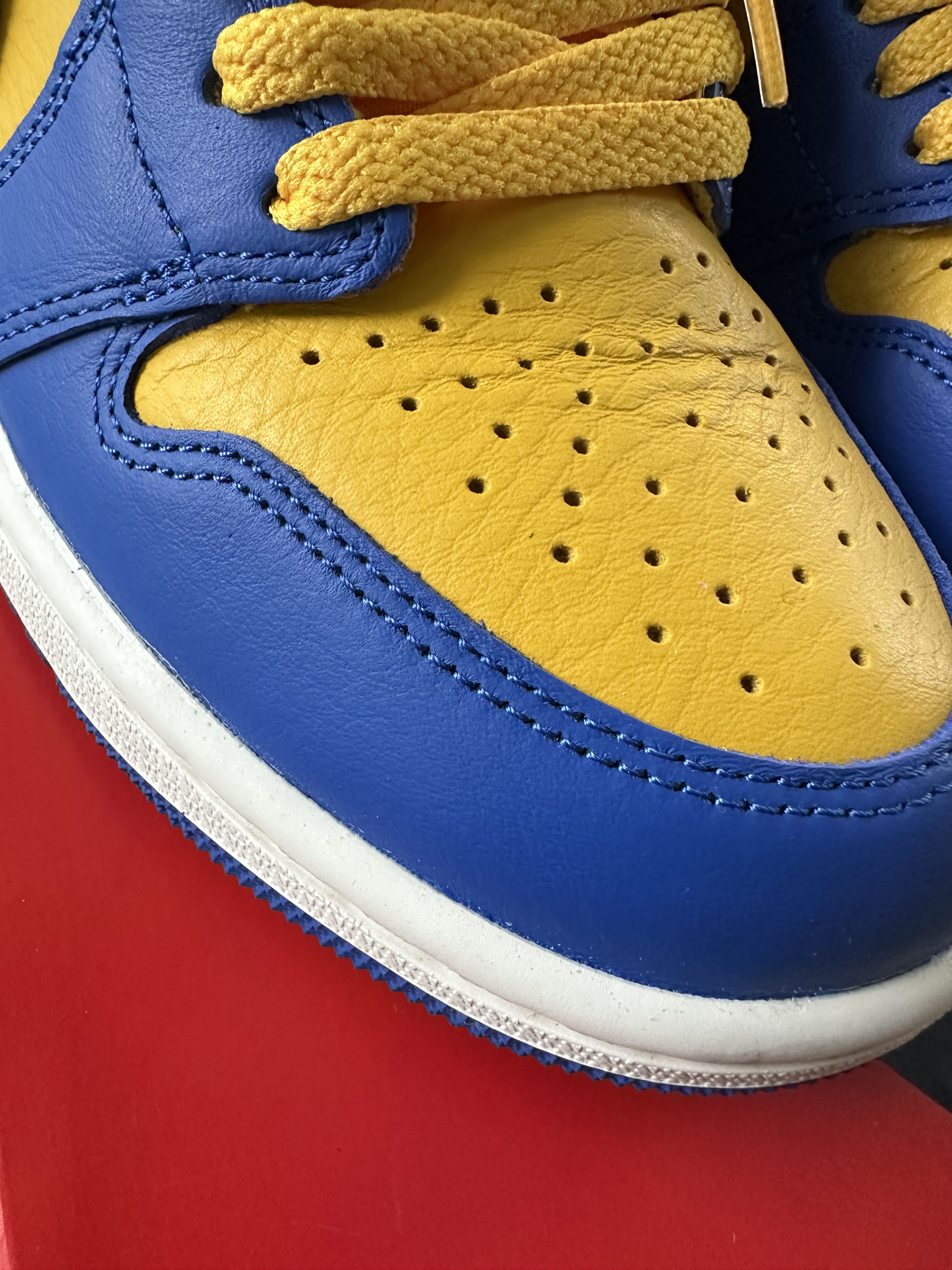Jordan Brand × Nike PREOWNED WMNS JORDAN 1 RETRO HIGH OG "REVERSE LANEY" Size US 7.5 / IT 37.5 - 2 Thumbnail