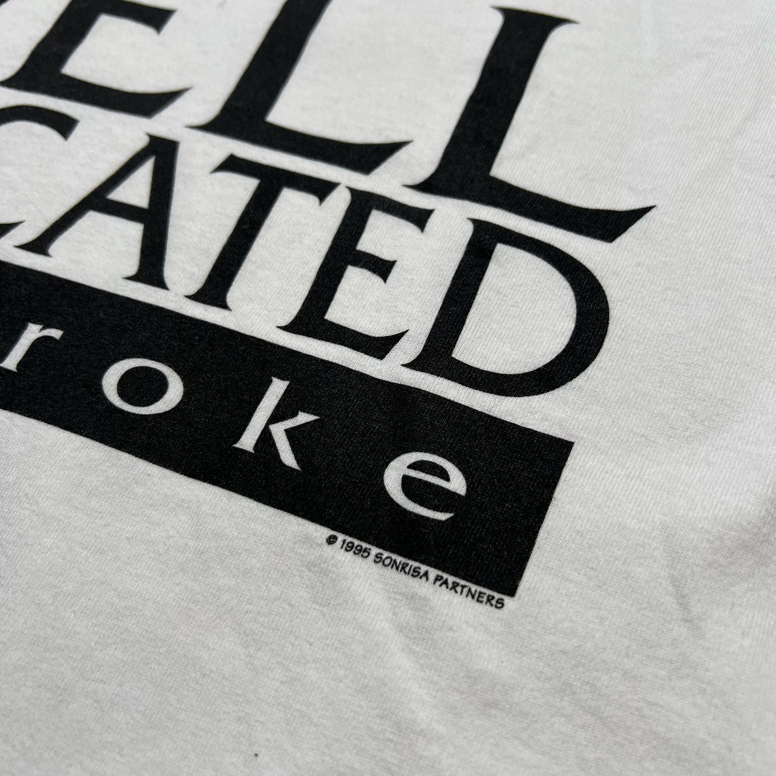 Vintage Vintage 90s white t-shirt Men XL "WELL EDUCATED but broke" Size US XL / EU 56 / 4 - 3 Thumbnail