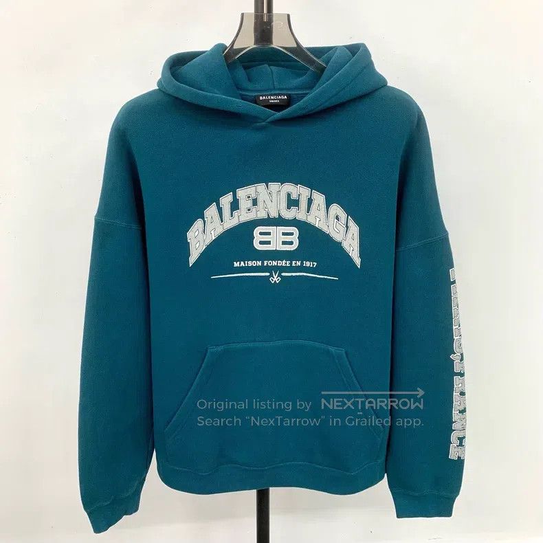 Balenciaga Balenciaga Letter logo hooded long-sleeve sweatshirt Size US M / EU 48-50 / 2 - 1 Thumbnail
