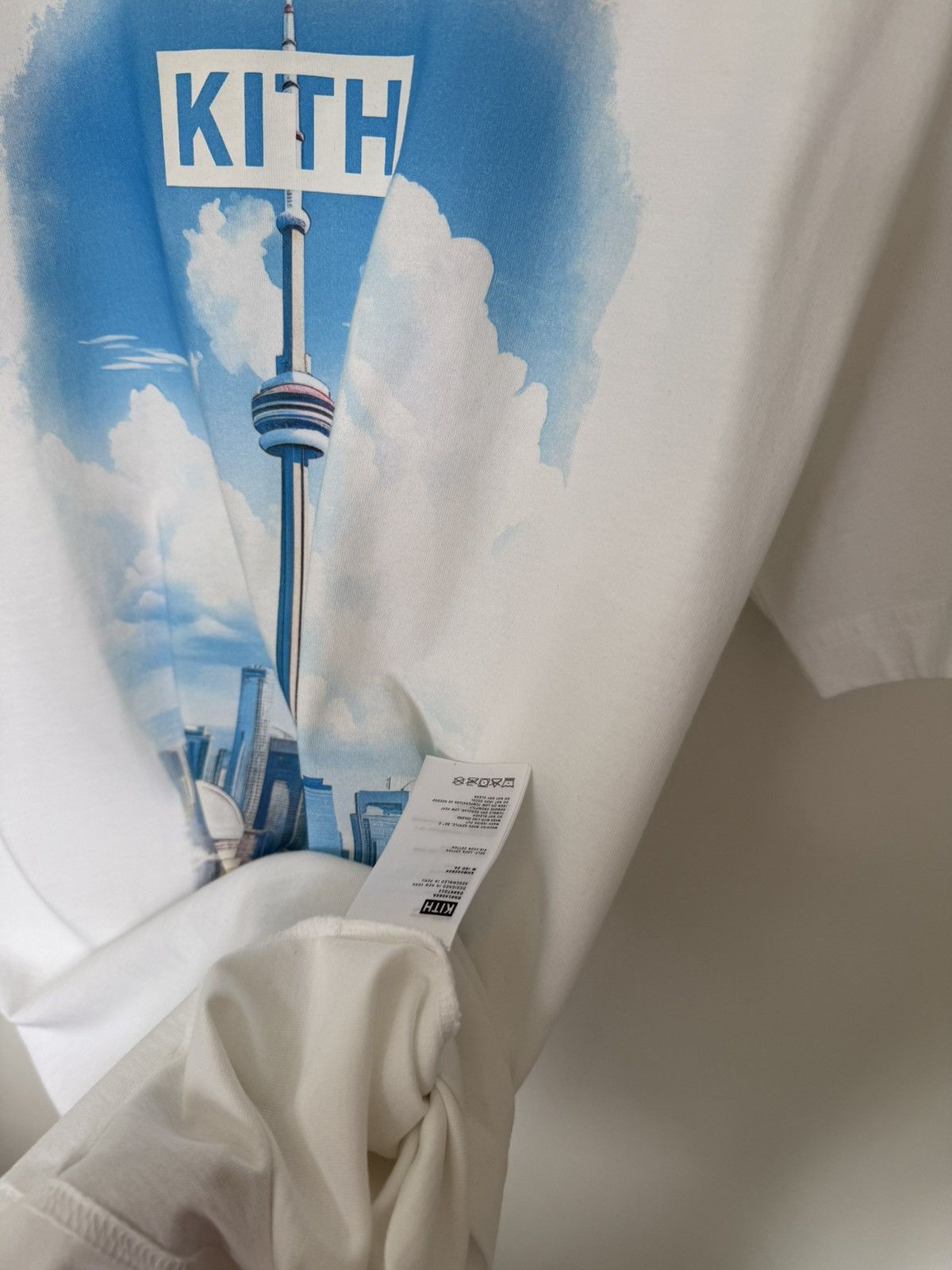 Kith × Vintage Kith Toronto Skyline Vintage Tee Size US L / EU 52-54 / 3 - 6 Thumbnail