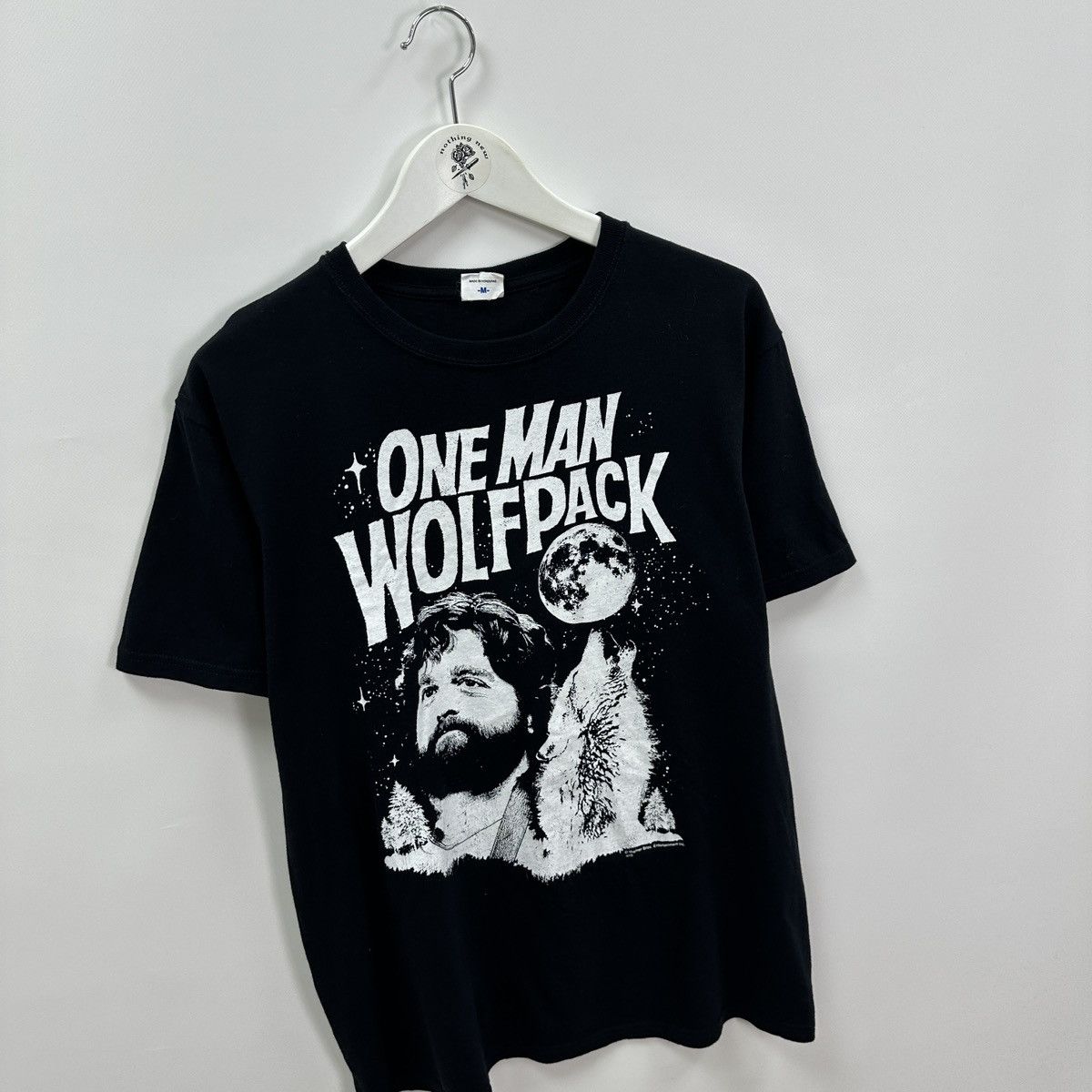 Vintage Vintage One Man Wolfpack The Hangover movie tee humor y2k og Size US M / EU 48-50 / 2 - 3 Thumbnail