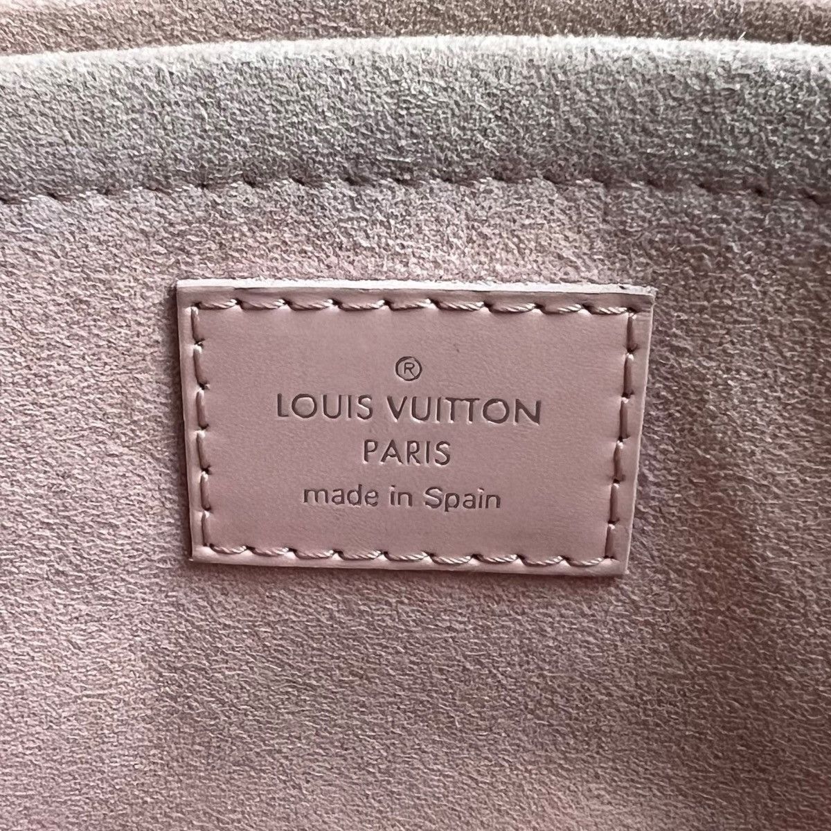 Louis Vuitton Louis Vuitton Epi Monogram Saint Michel Shoulder Bag Size ONE SIZE - 7 Thumbnail