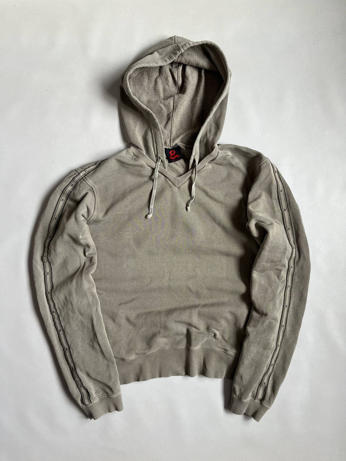 Dolce & Gabbana Vintage 90s Dolce & Gabbana Beige Pocket V Neck Hoodie Size US M / EU 48-50 / 2 - 1 Thumbnail
