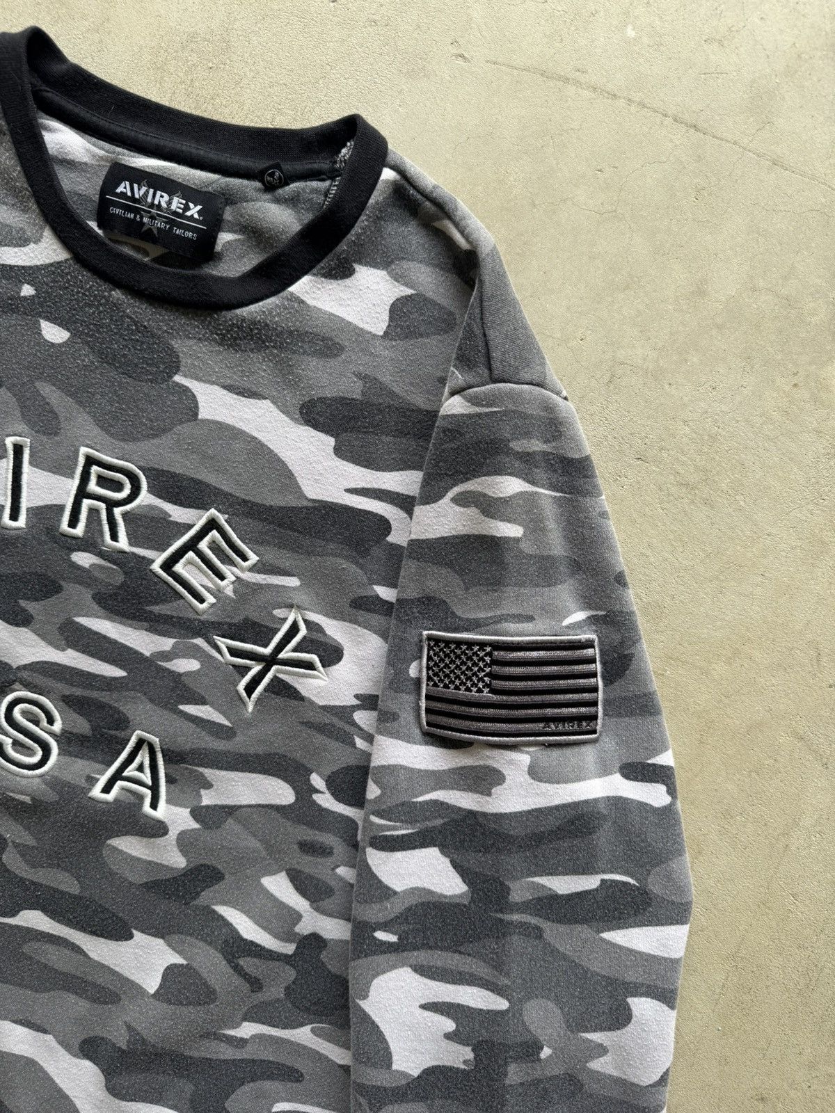 Avirex Avirex USA Black Camo Embroidered Crewneck Sweatshirt Size US L / EU 52-54 / 3 - 3 Thumbnail