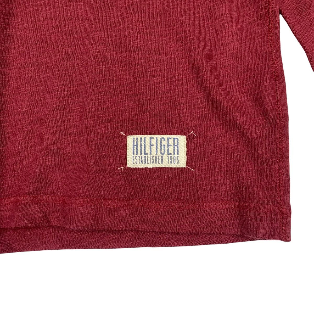 Tommy Hilfiger × Vintage Vintage Tommy Hilfiger Long Sleeve T-Shirt Embroidered Red Size US M / EU 48-50 / 2 - 6 Thumbnail